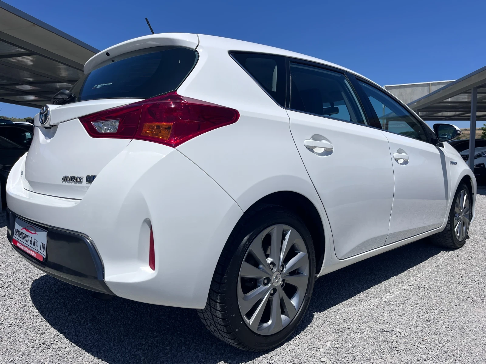 Toyota Auris 1.8 Hybrid / Пълна сервизна история само в Тойота  - изображение 6