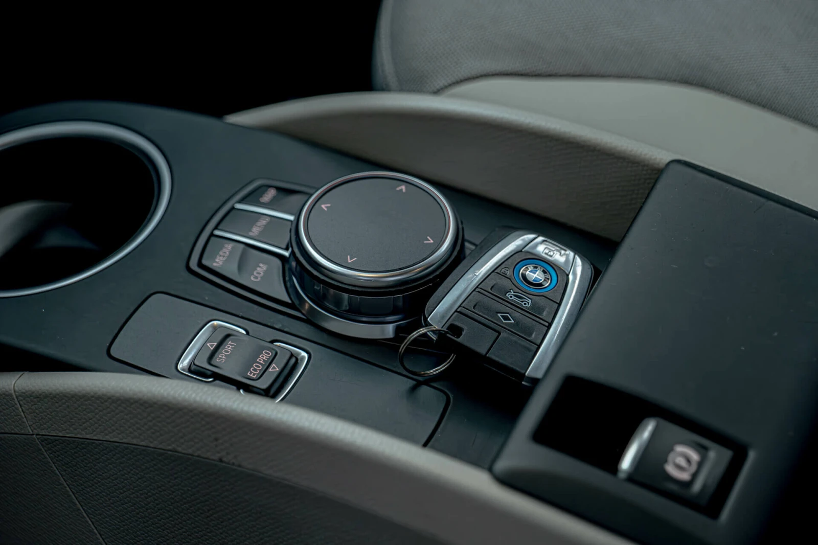BMW i3 S/FullLed/Подгрев/Камера/CarPlay - изображение 8