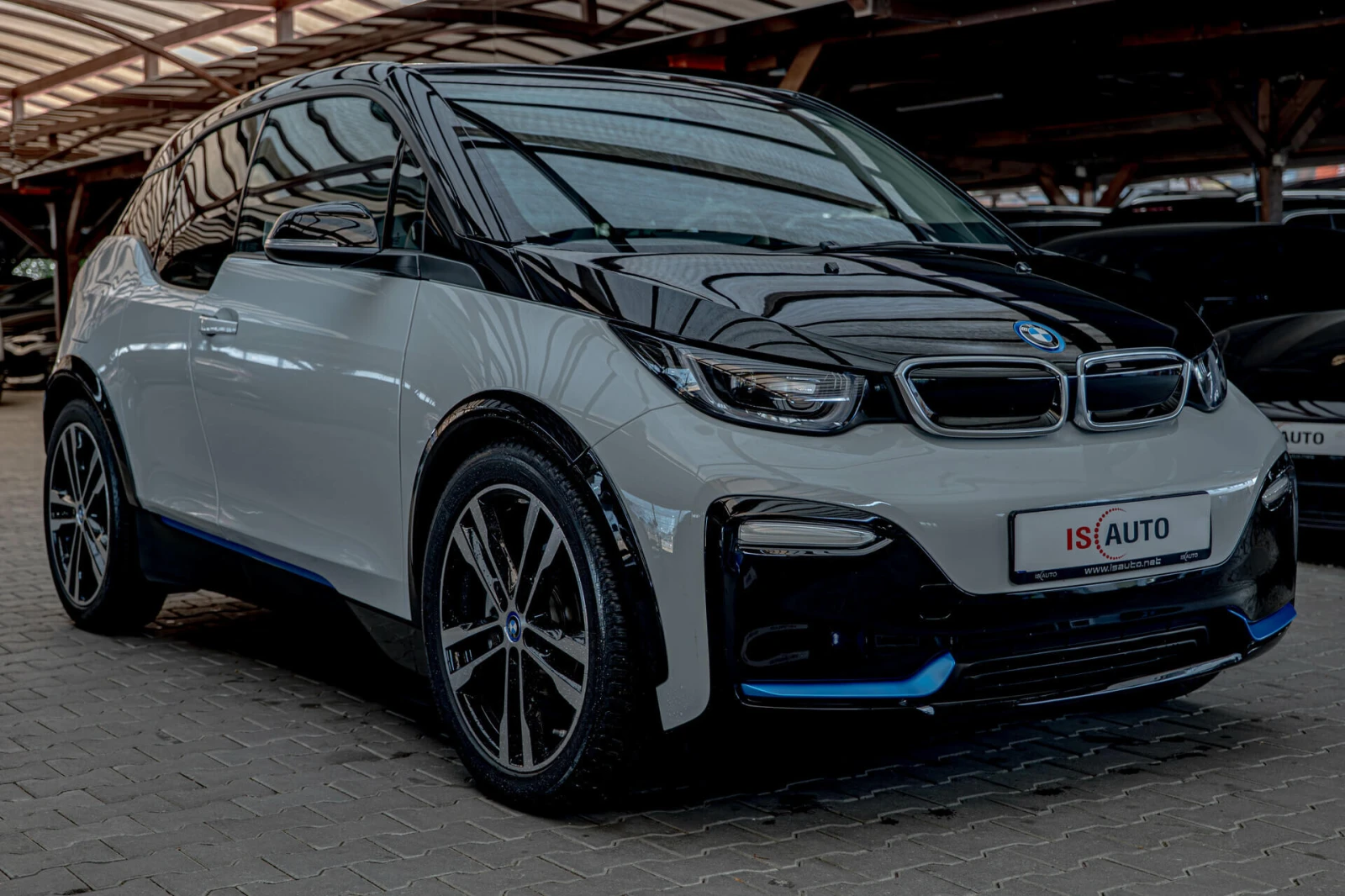 BMW i3 S/FullLed/Подгрев/Камера/CarPlay - изображение 3