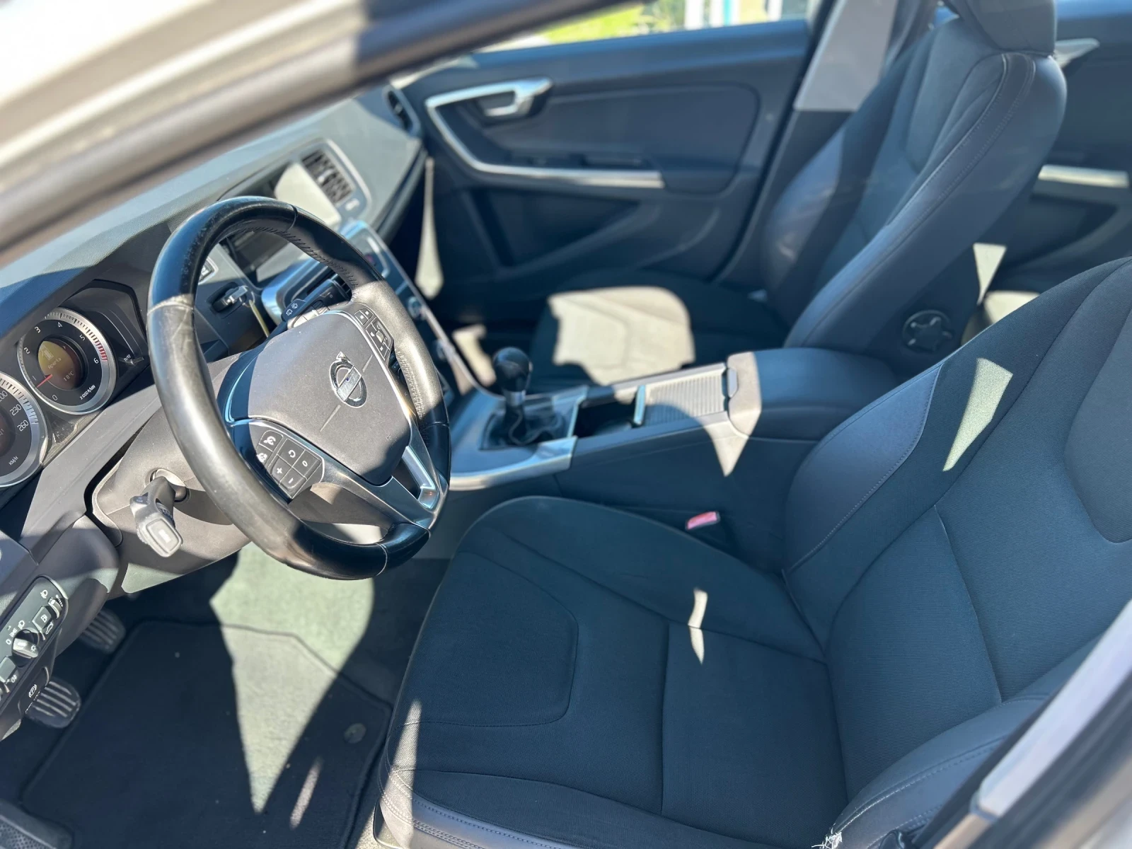 Volvo V60  - изображение 9