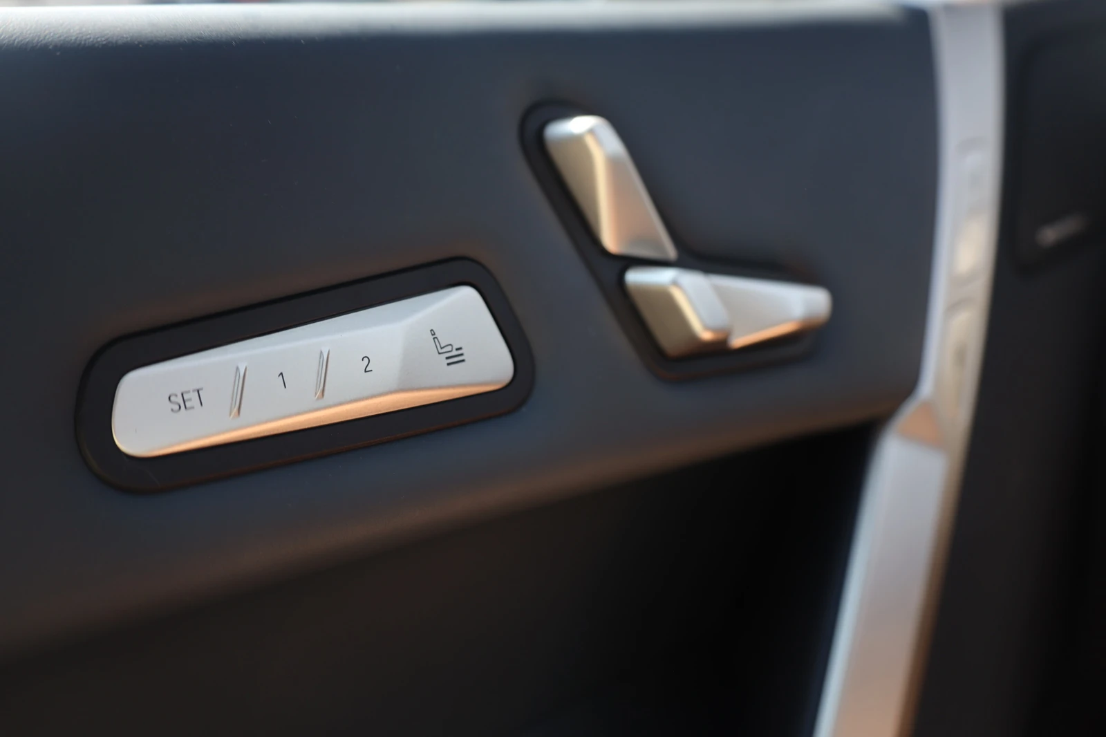 BMW iX 50 xDrive Sport 360 KeyGO Pano ����� SoftCl HlK  | Mobile.bg � ����������� 14