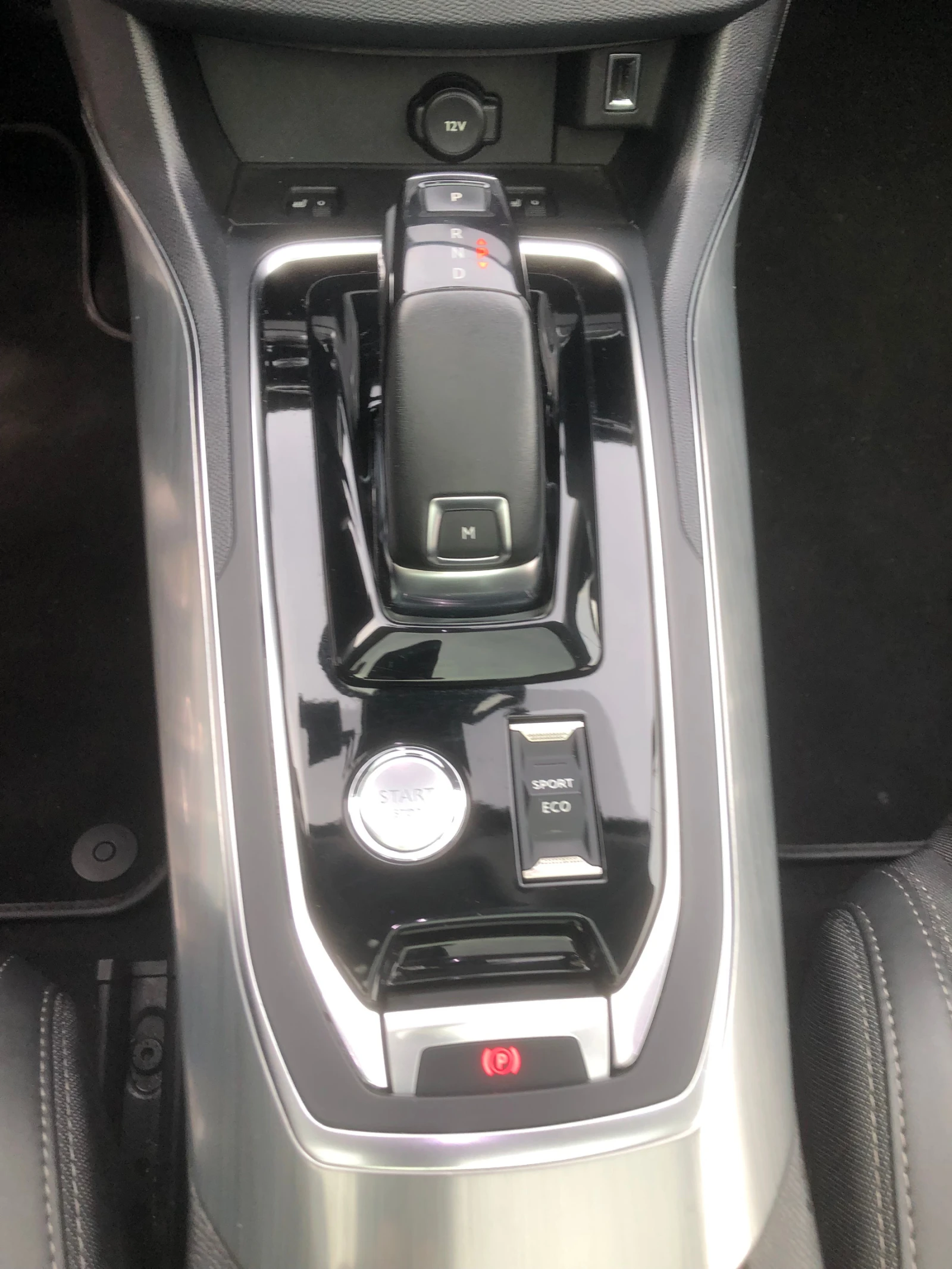 Peugeot 308 SW 1.5 Allure , снимка 17 - Автомобили и джипове - 53741007