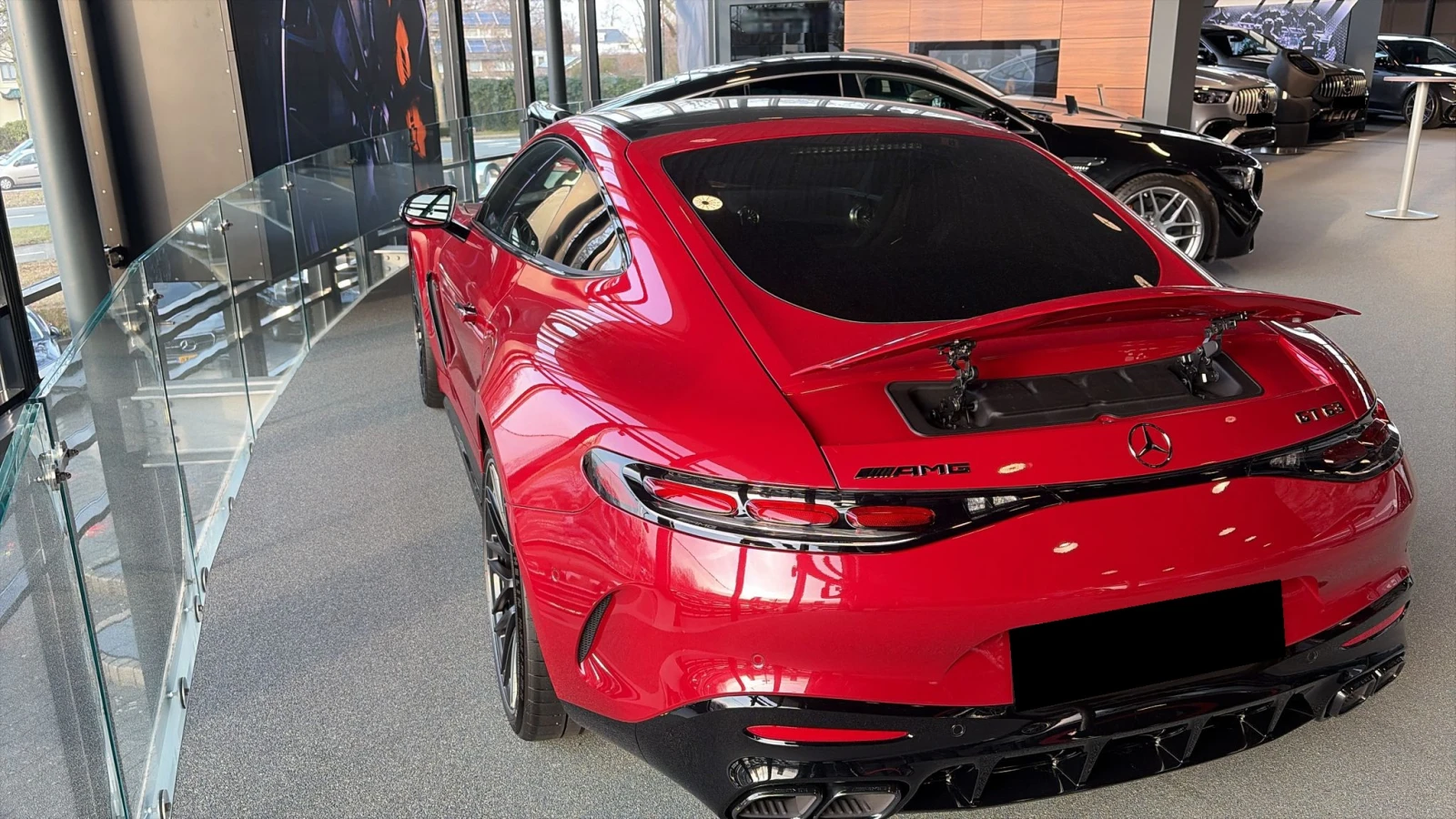 Mercedes-Benz AMG GT 63 4MATIC+ Coupe - изображение 4