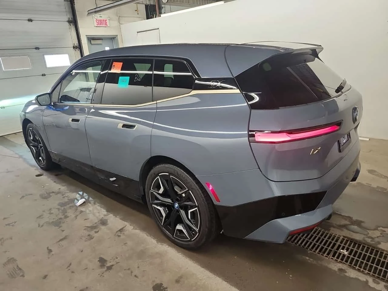 BMW iX XDRIVE50 * Един собственик * От BMW * CARFAX * , снимка 5 - Автомобили и джипове - 53958643