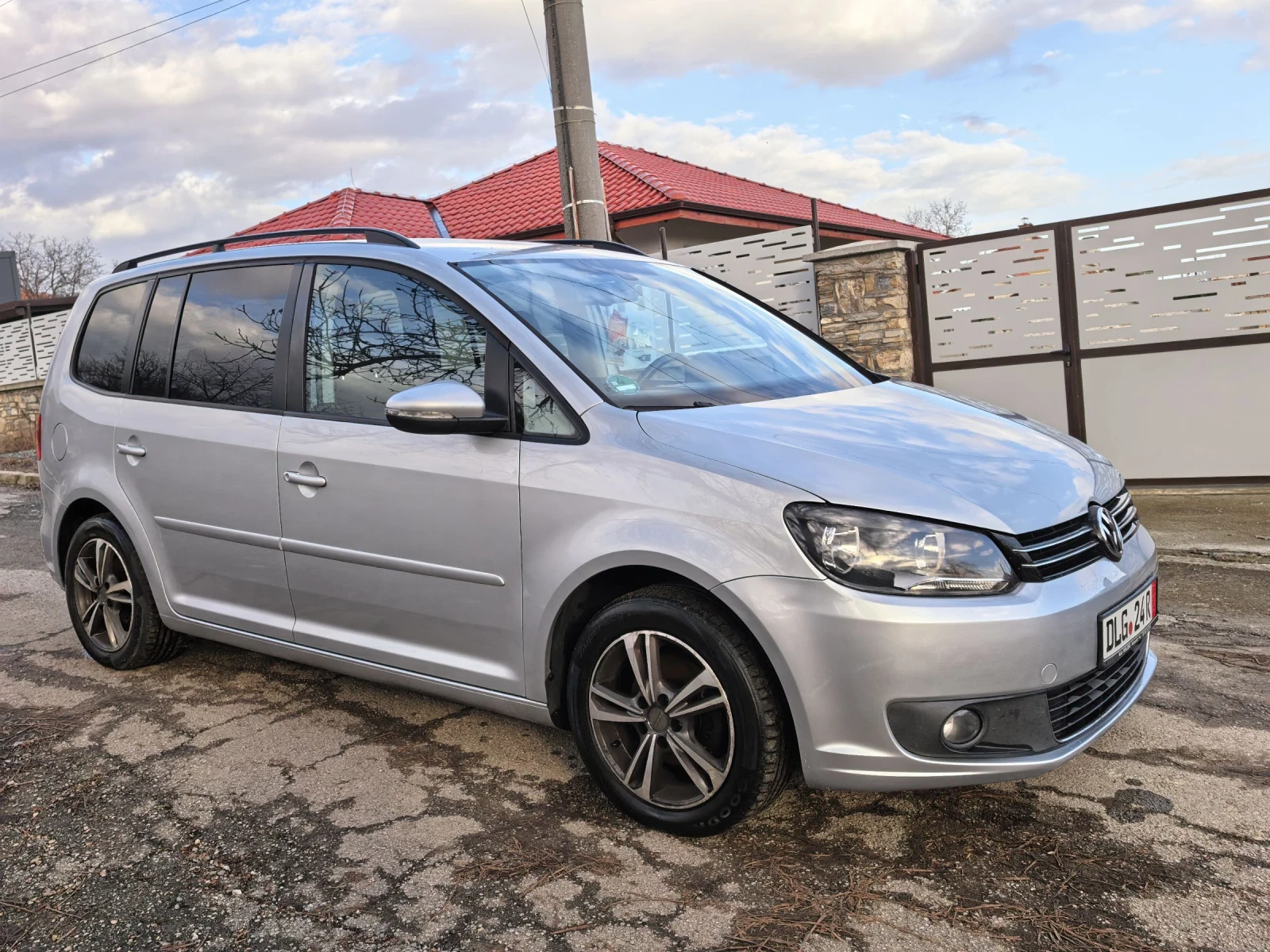 VW Touran 1.6tdi, снимка 6 - Автомобили и джипове - 54057201