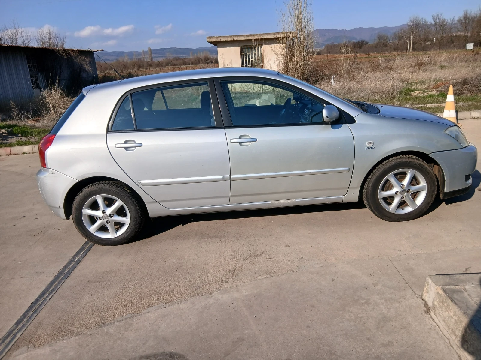 Toyota Corolla 1.6 wwti, снимка 4 - Автомобили и джипове - 54110384