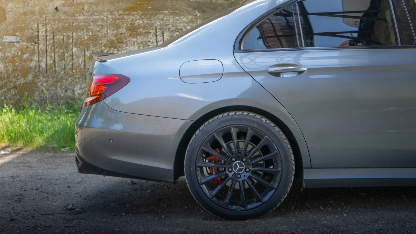 Mercedes-Benz E 220 AMG Line, снимка 12 - Автомобили и джипове - 54582425