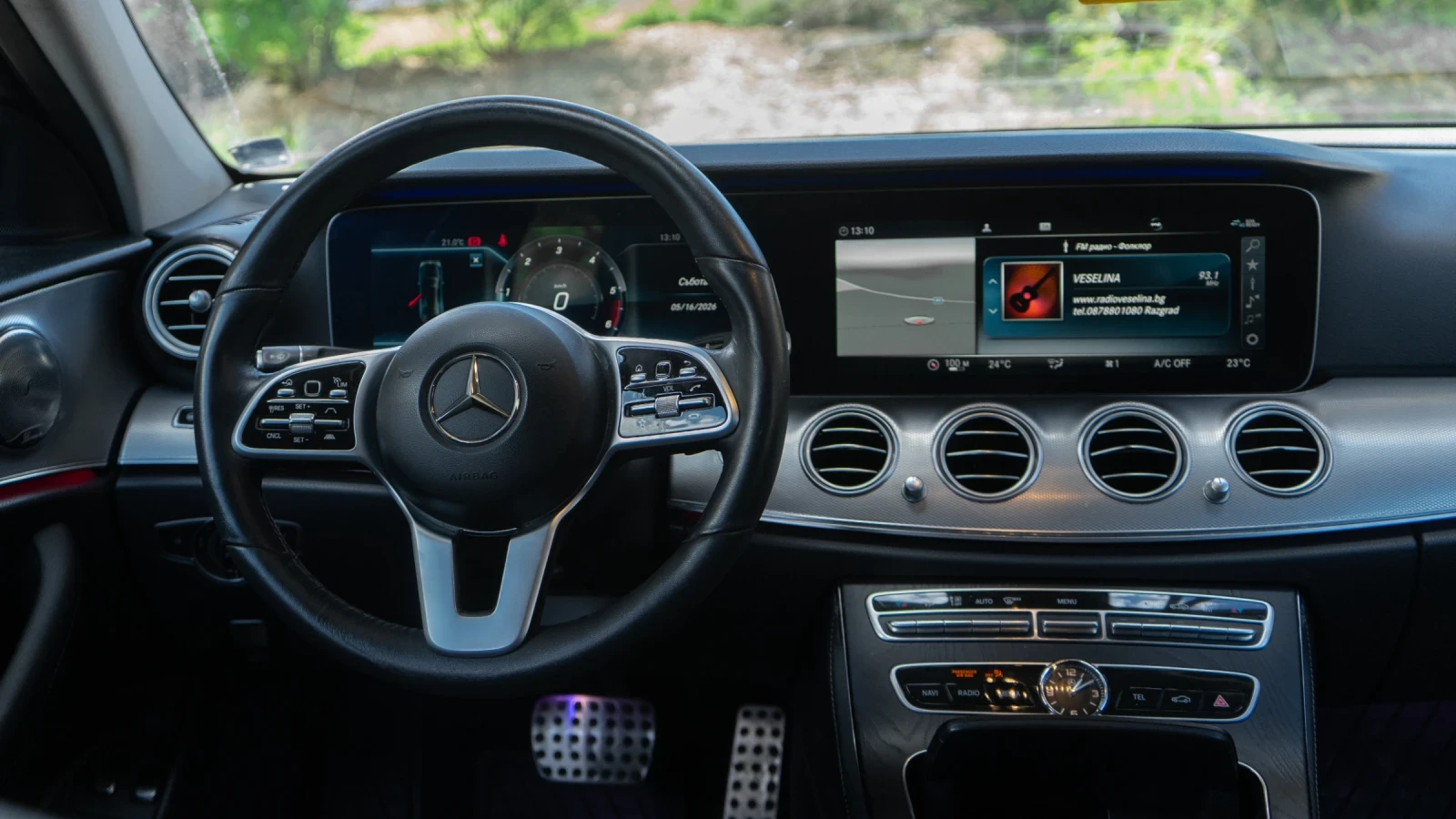 Mercedes-Benz E 220 AMG Line, снимка 11 - Автомобили и джипове - 54582425
