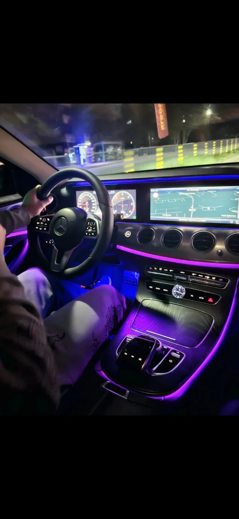 Mercedes-Benz E 220 AMG Line, снимка 17 - Автомобили и джипове - 54582425
