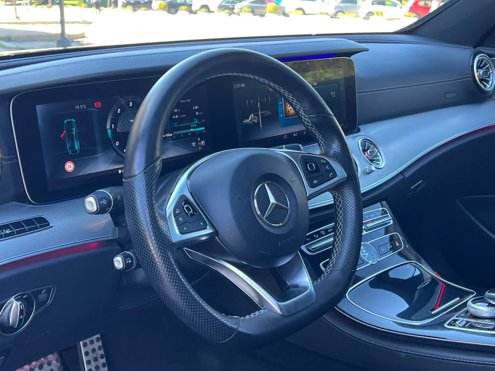 Mercedes-Benz E 220 AMG* Head-Up* Pano* 360* Готов Лизинг, снимка 7 - Автомобили и джипове - 54595453