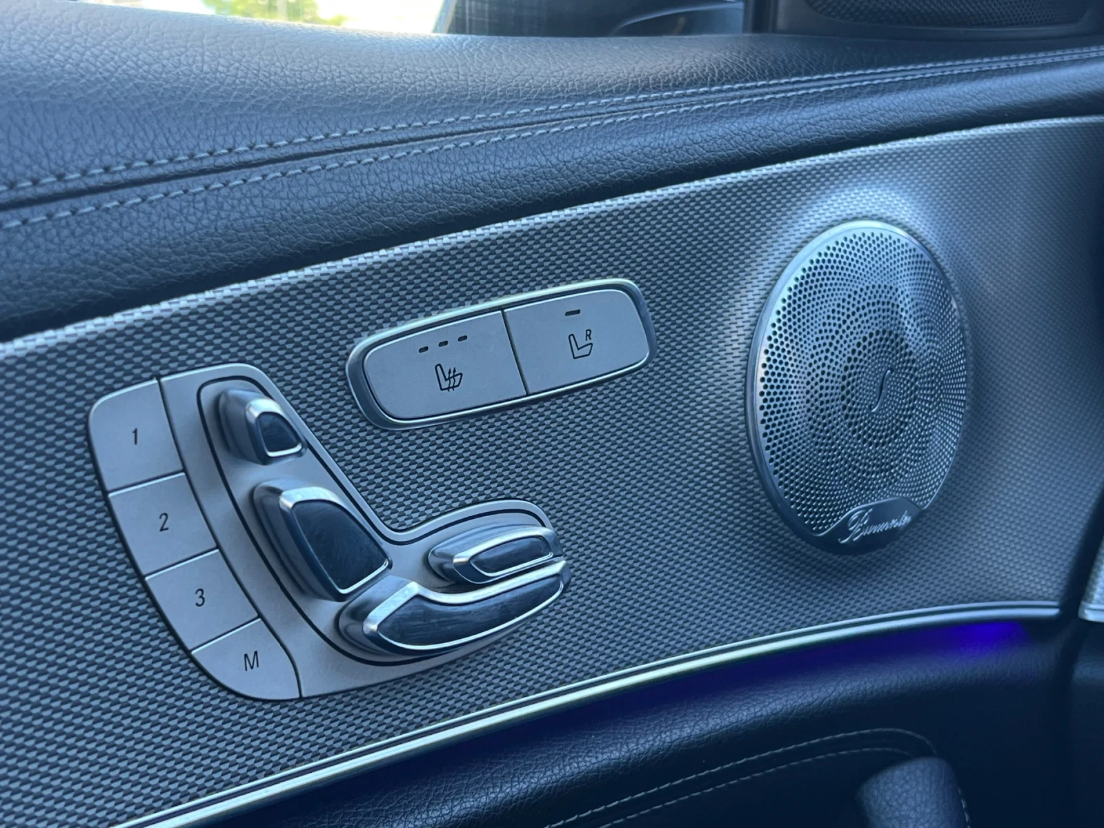 Mercedes-Benz E 220 AMG* Head-Up* Pano* 360* Готов Лизинг, снимка 14 - Автомобили и джипове - 54595453