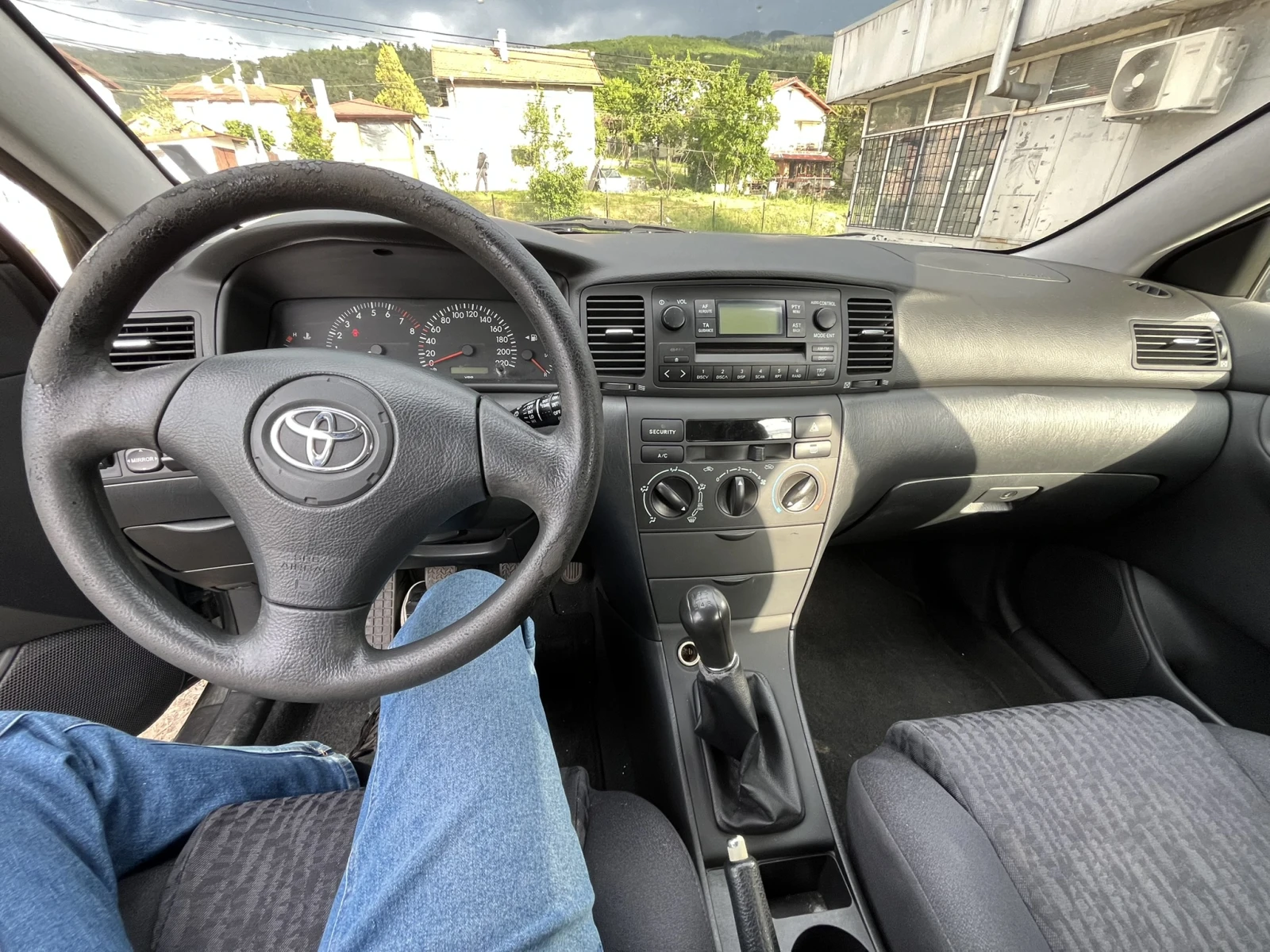 Toyota Corolla 1.4i, снимка 9 - Автомобили и джипове - 54634485