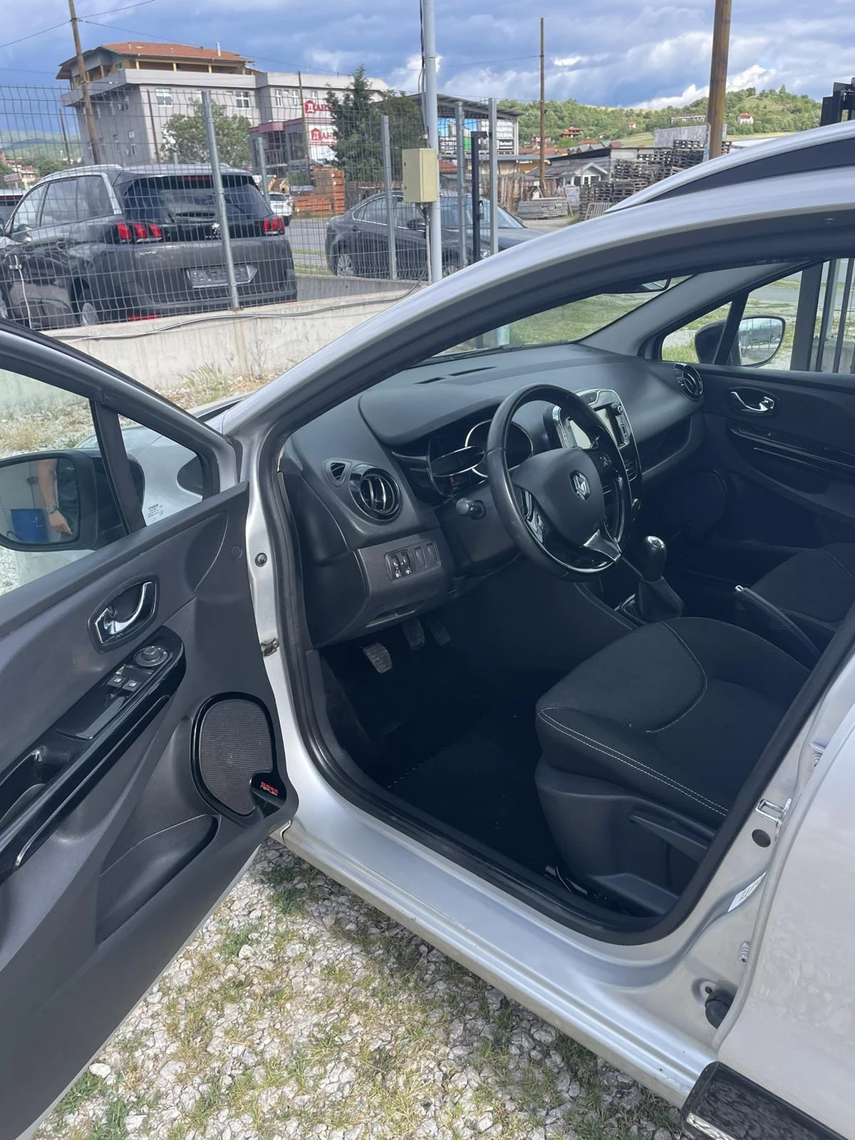 Renault Clio Sporter 1.5 dCi, снимка 9 - Автомобили и джипове - 54665720