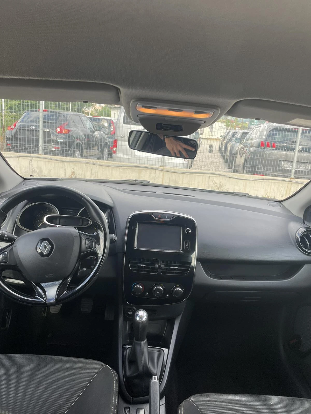Renault Clio Sporter 1.5 dCi, снимка 10 - Автомобили и джипове - 54665720