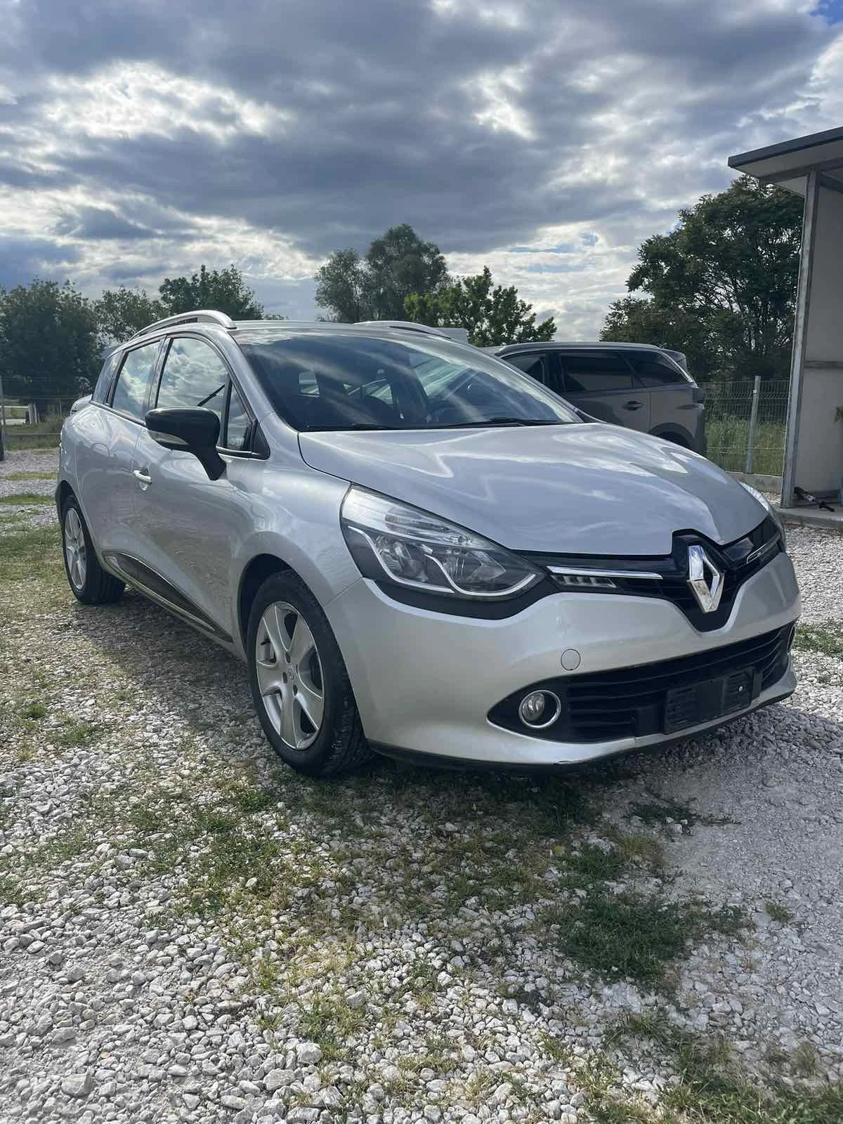 Renault Clio Sporter 1.5 dCi, снимка 3 - Автомобили и джипове - 54665720