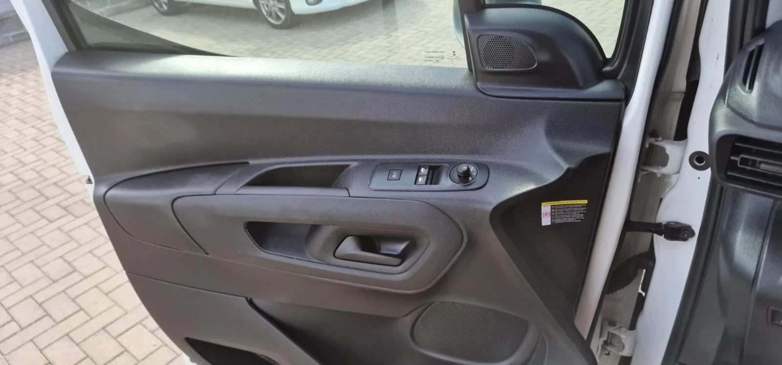 Peugeot Partner, снимка 10 - Автомобили и джипове - 54940368