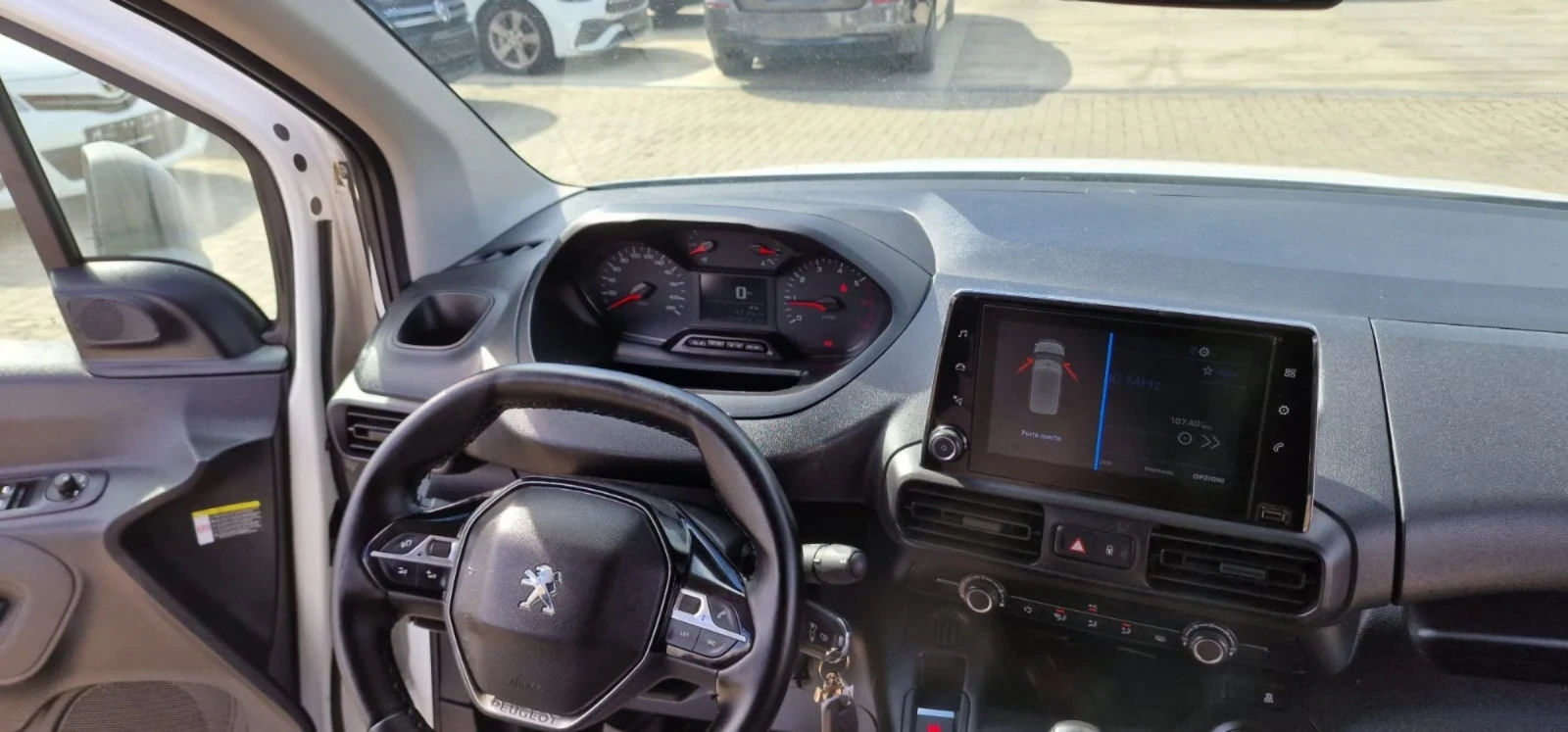 Peugeot Partner, снимка 9 - Автомобили и джипове - 54940368