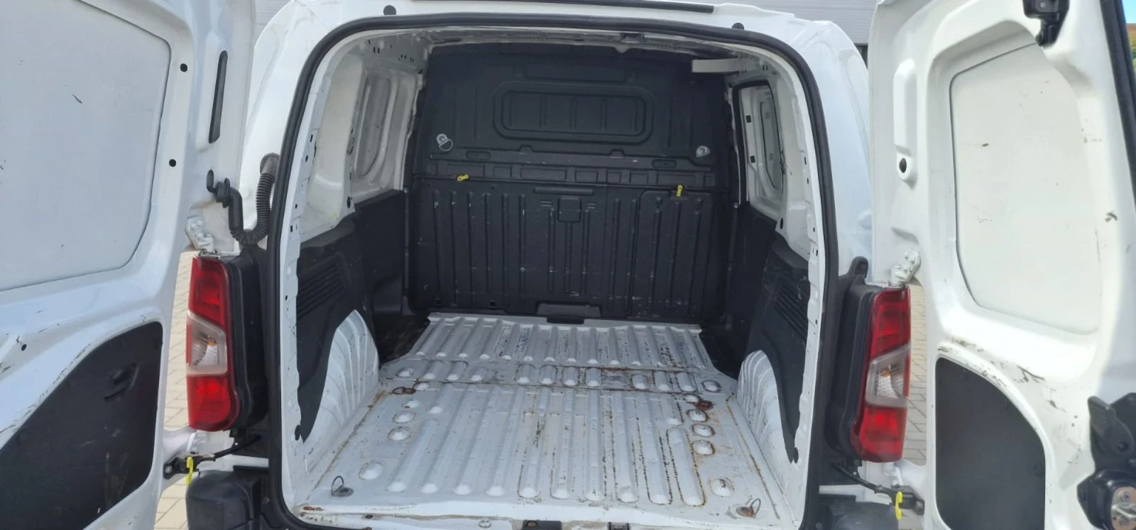 Peugeot Partner, снимка 17 - Автомобили и джипове - 54940368