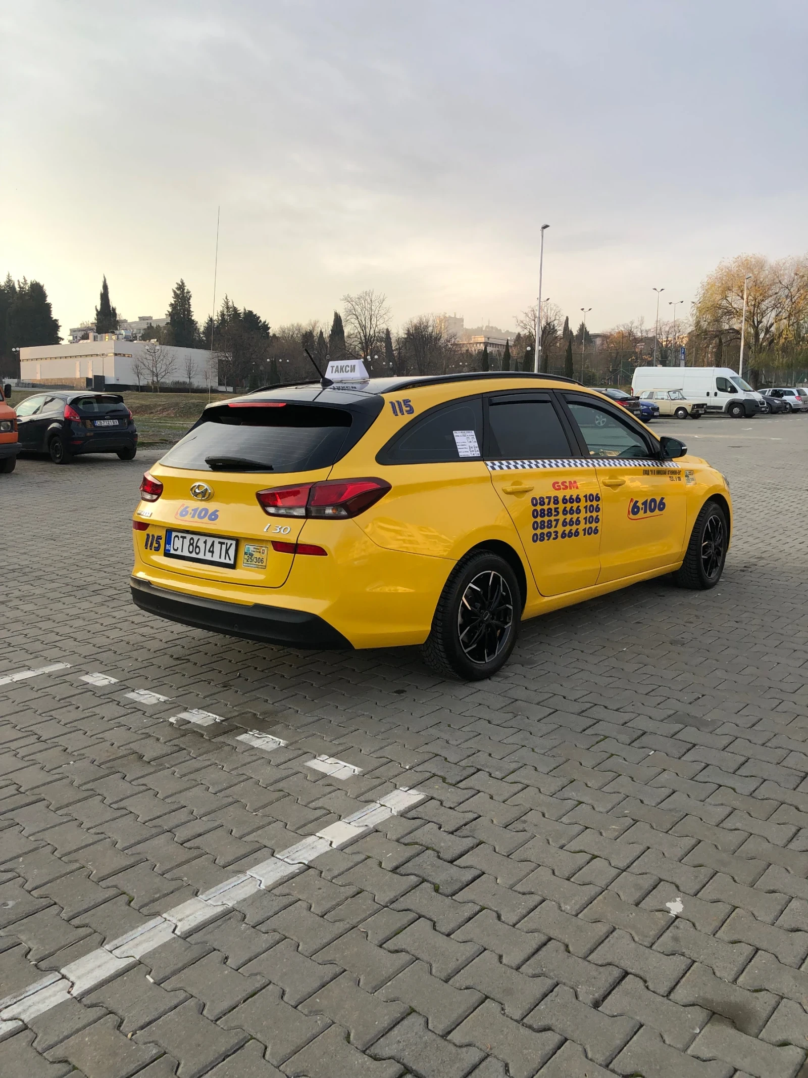 Hyundai I30 1.6 CRDI, снимка 7 - Автомобили и джипове - 55124537