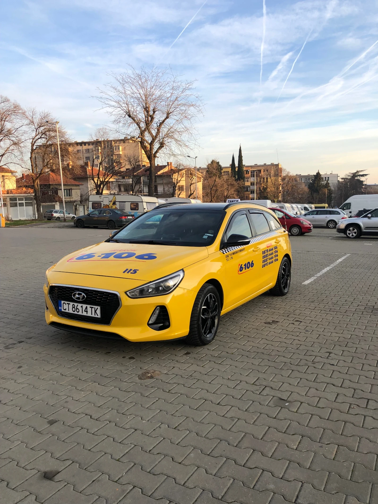 Hyundai I30 1.6 CRDI, снимка 3 - Автомобили и джипове - 55124537