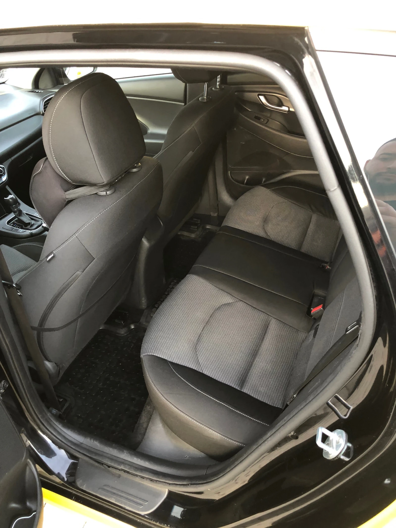 Hyundai I30 1.6 CRDI, снимка 12 - Автомобили и джипове - 55124537
