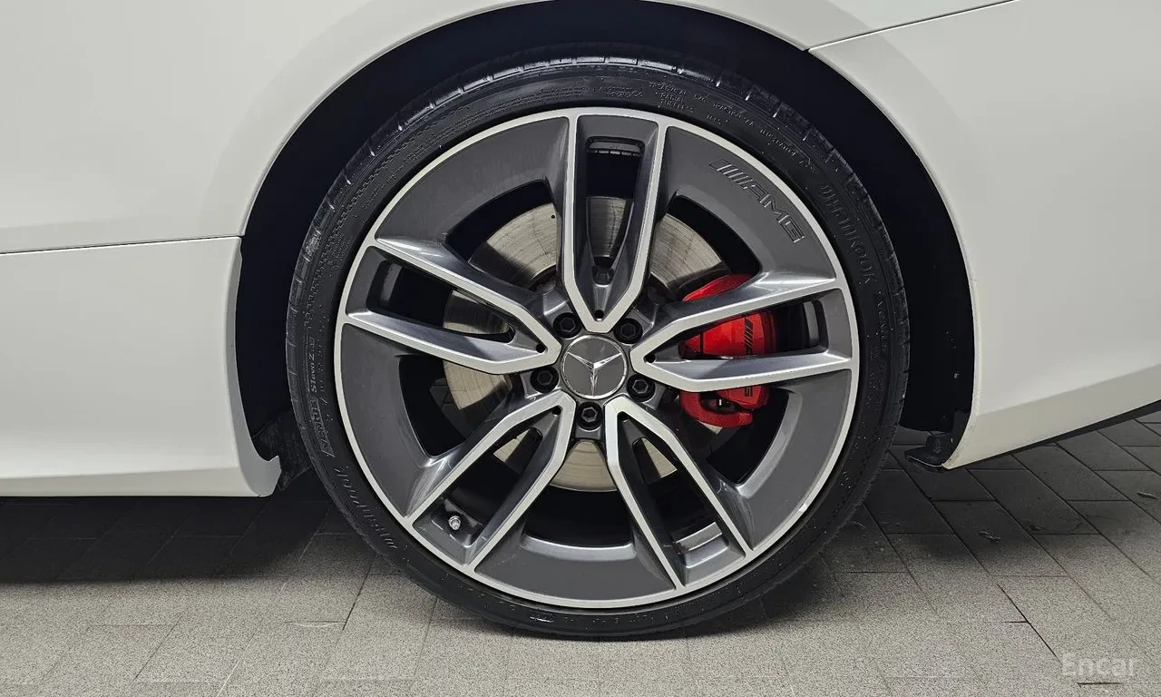 Mercedes-Benz E 53 AMG 4MATIC+ COUPE / BURMESTER / ОБДУХ / МАСАЖИ / FULL, снимка 5 - Автомобили и джипове - 55130036