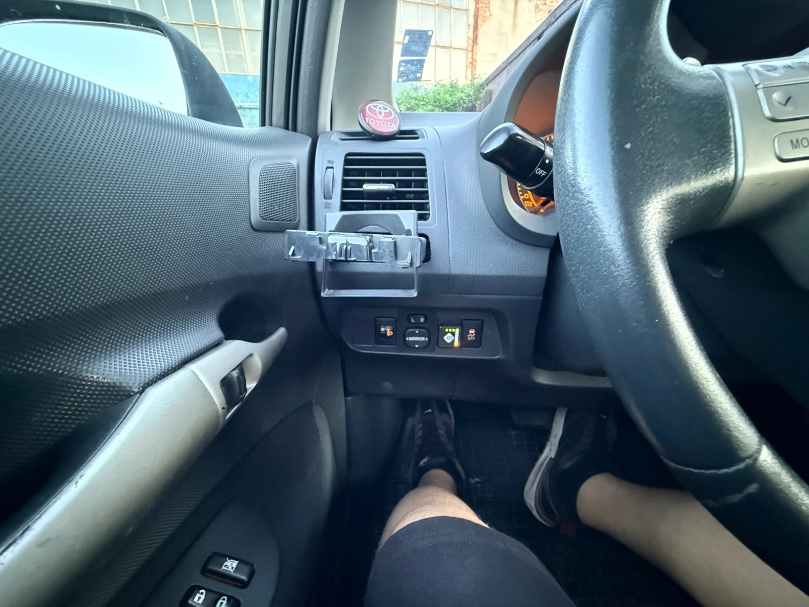 Toyota Auris Аурис, снимка 2 - Автомобили и джипове - 55142030
