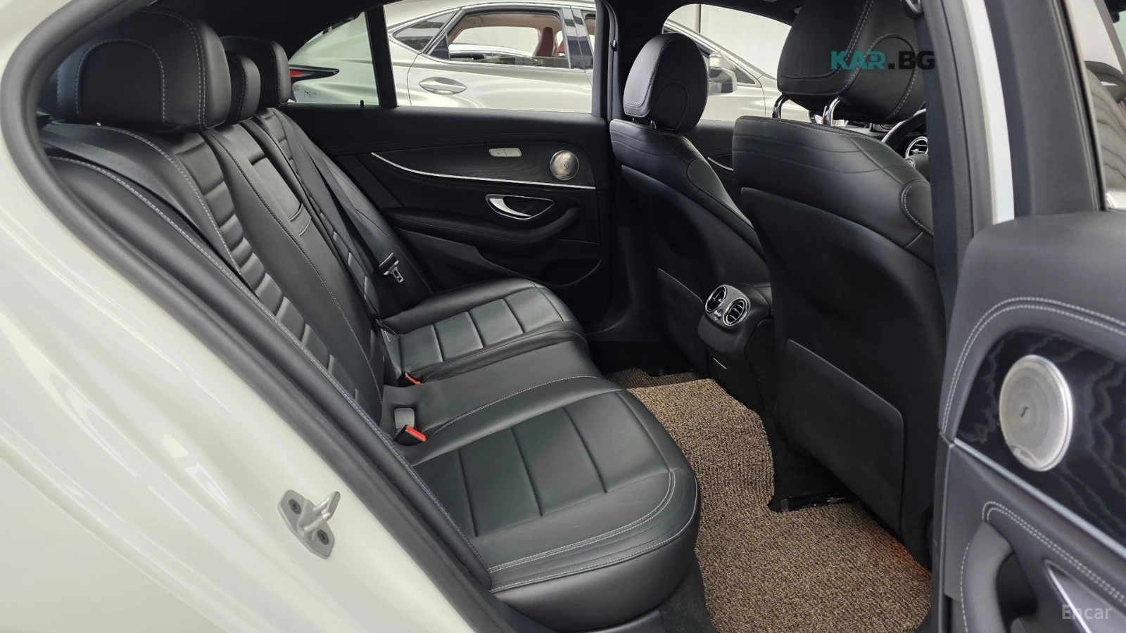 Mercedes-Benz E 220 4MATIC/AMG-LINE/360CAMERA/HEAD-UP/BURMETER/SUNROOF, снимка 15 - Автомобили и джипове - 55258282