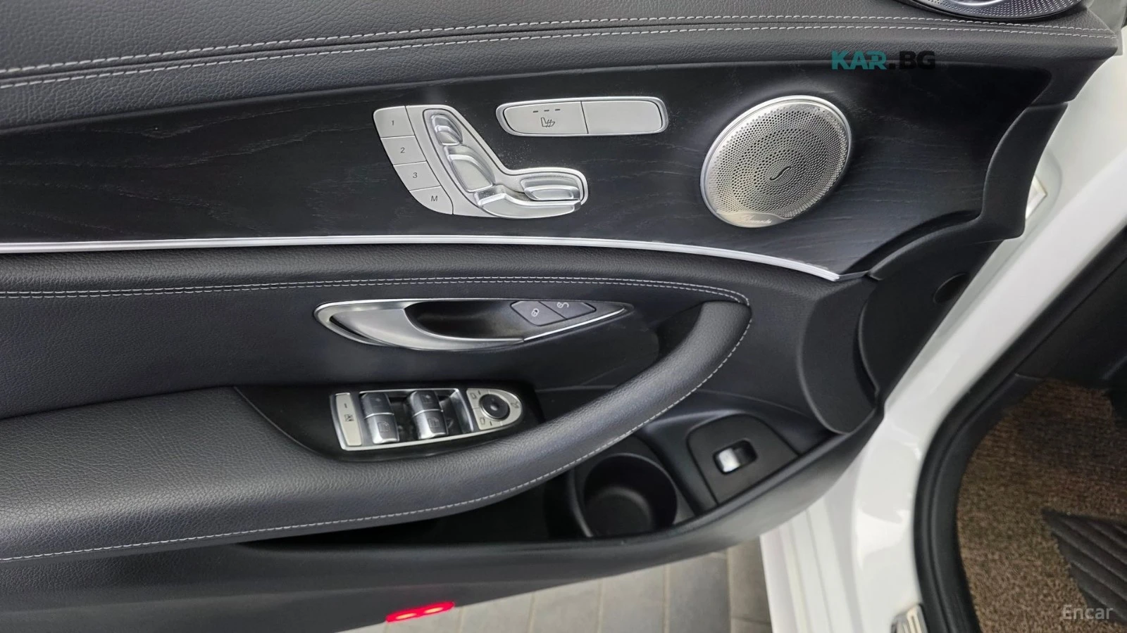 Mercedes-Benz E 220 4MATIC/AMG-LINE/360CAMERA/HEAD-UP/BURMETER/SUNROOF, снимка 13 - Автомобили и джипове - 55258282
