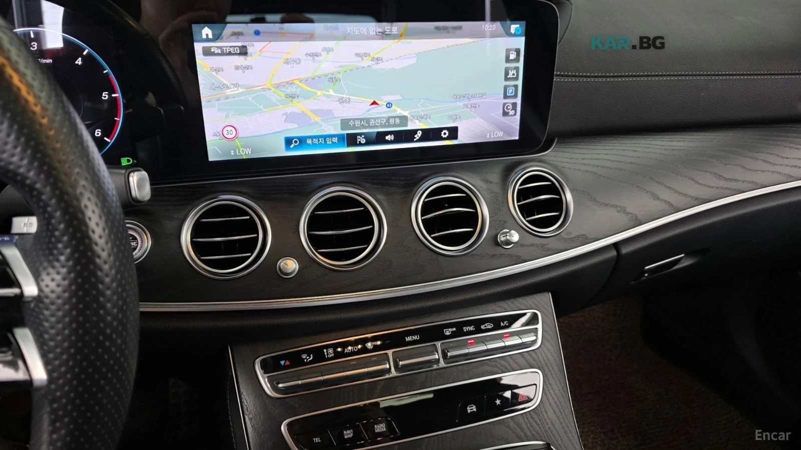 Mercedes-Benz E 220 4MATIC/AMG-LINE/360CAMERA/HEAD-UP/BURMETER/SUNROOF, снимка 9 - Автомобили и джипове - 55258282