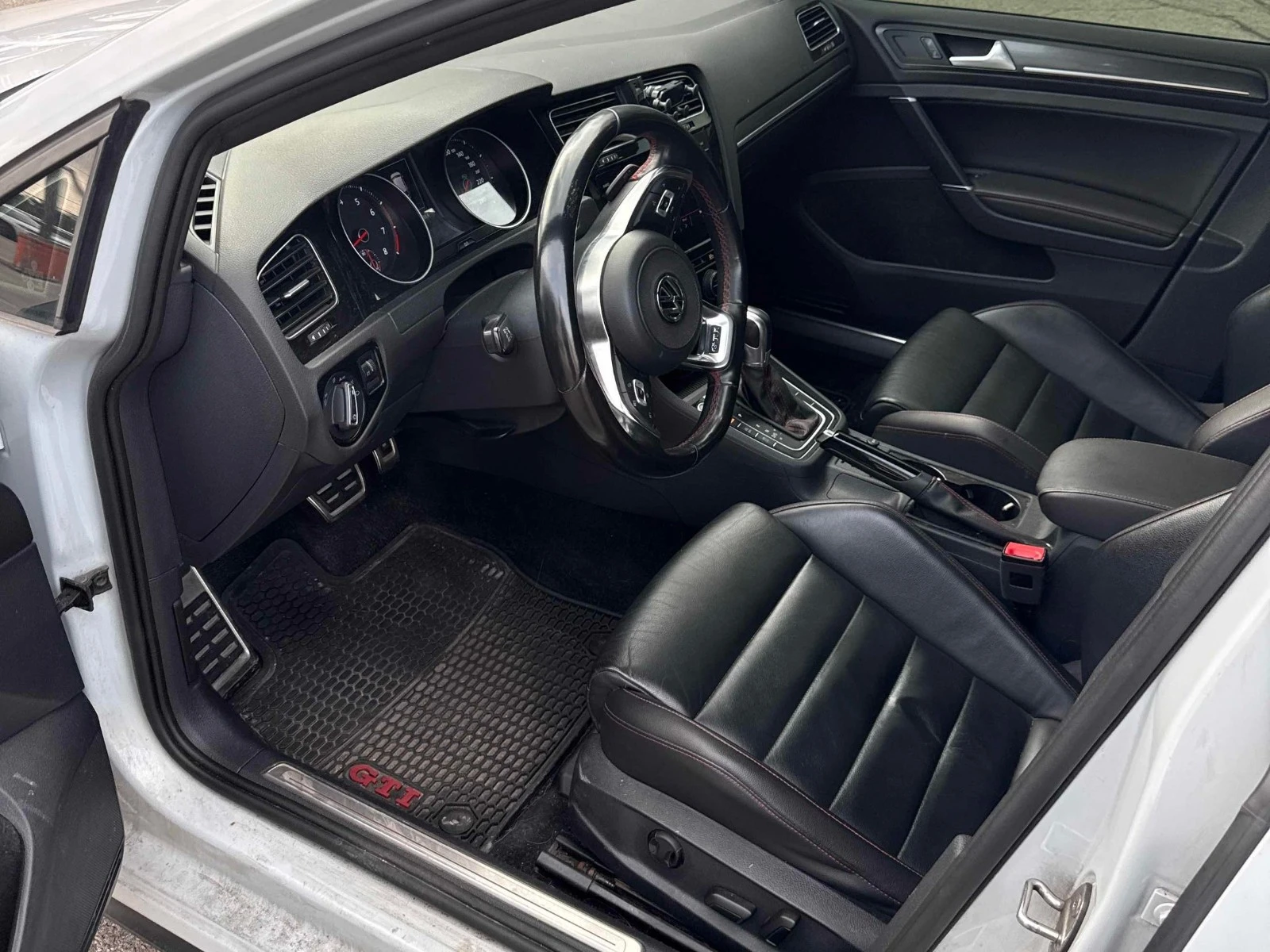 VW Golf GTI ЦЕНА ДО БЪЛГАРИЯ РЕГИСТРАЦИЯ & АВТОКРЕДИТ, снимка 6 - Автомобили и джипове - 55458644