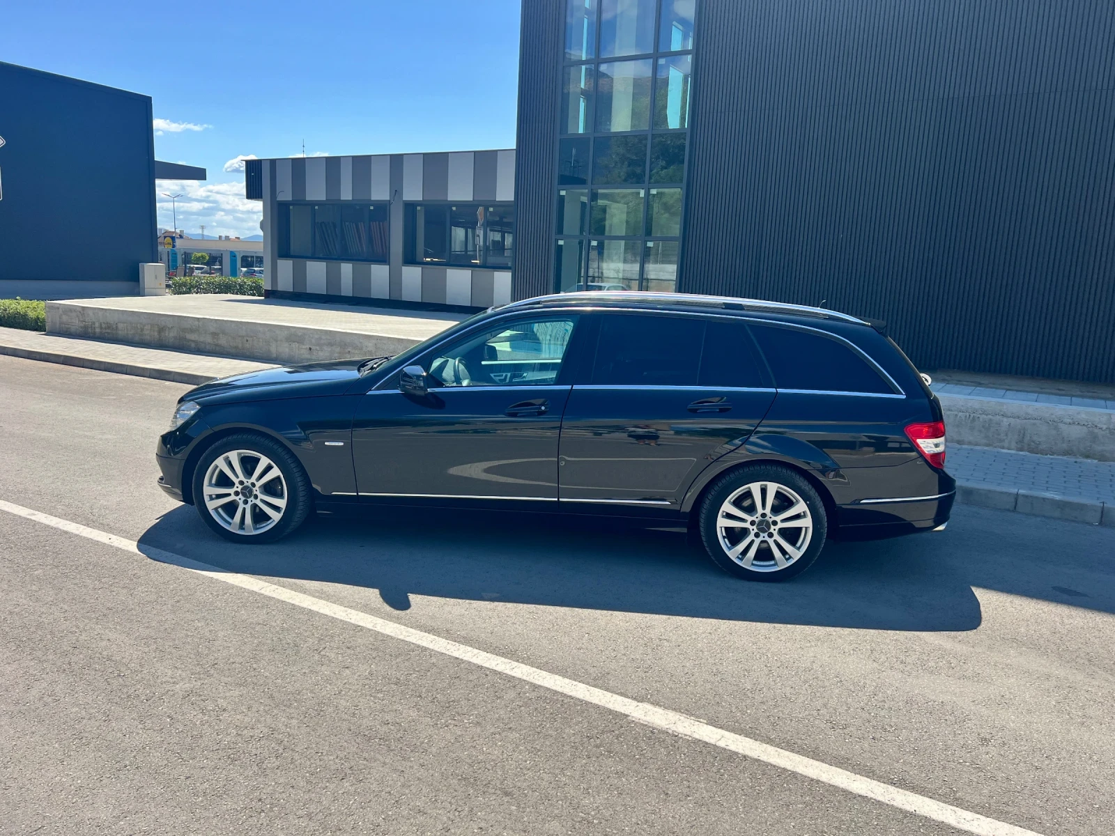 Mercedes-Benz C 220 2.2 Cdi , снимка 4 - Автомобили и джипове - 55686834