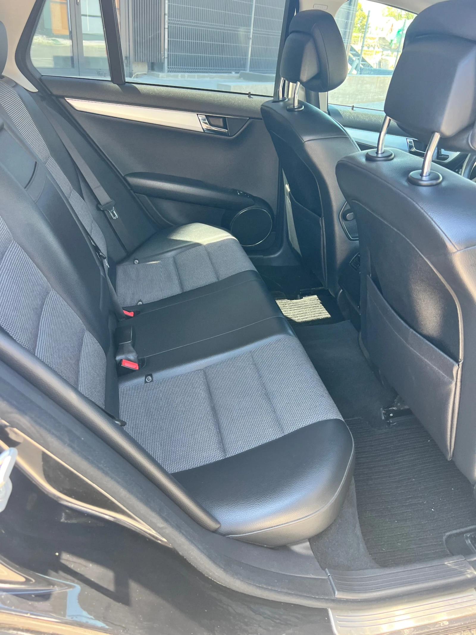 Mercedes-Benz C 220 2.2 Cdi , снимка 14 - Автомобили и джипове - 55686834