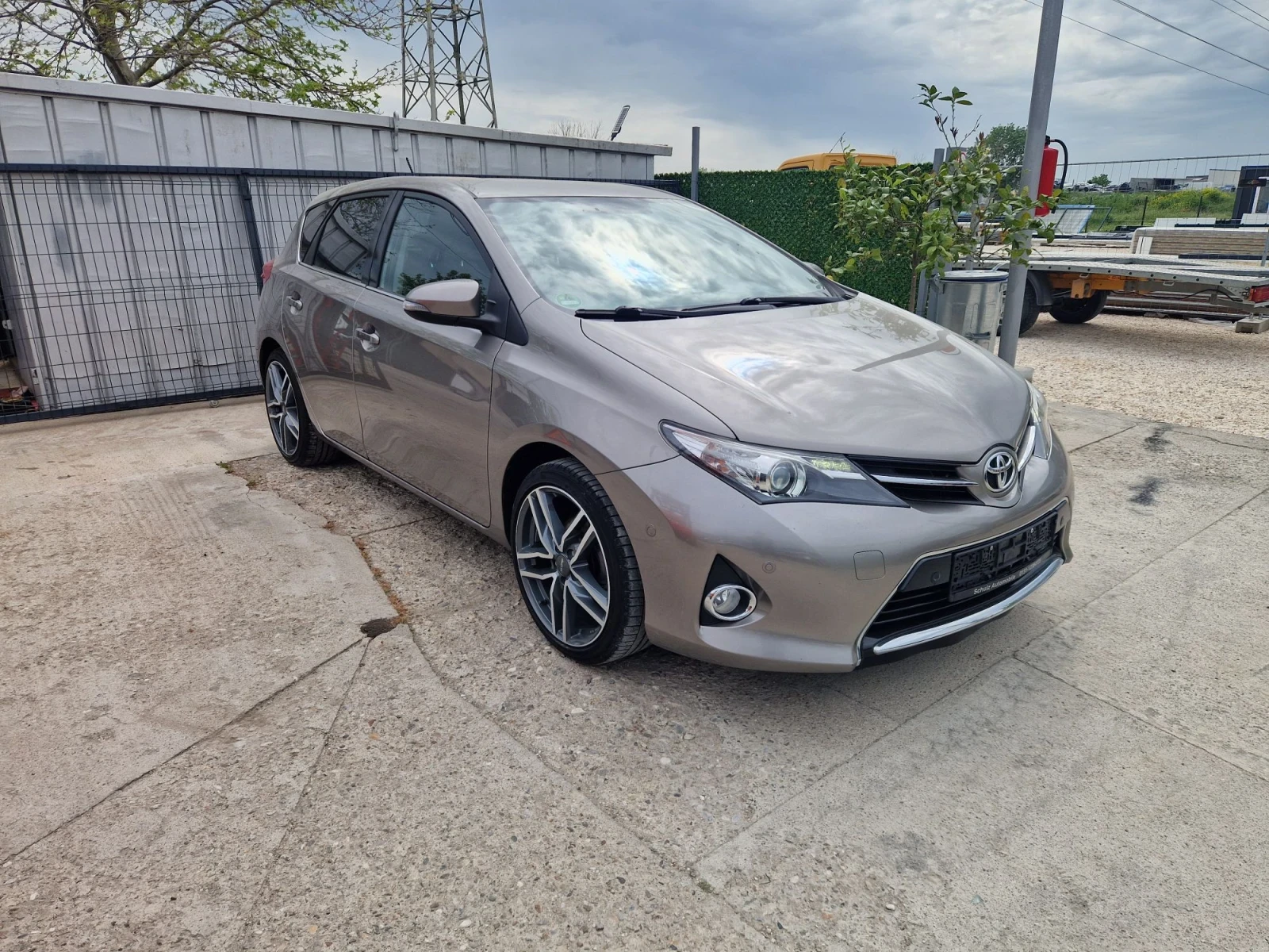 Toyota Auris 1.6, снимка 7 - Автомобили и джипове - 56297453