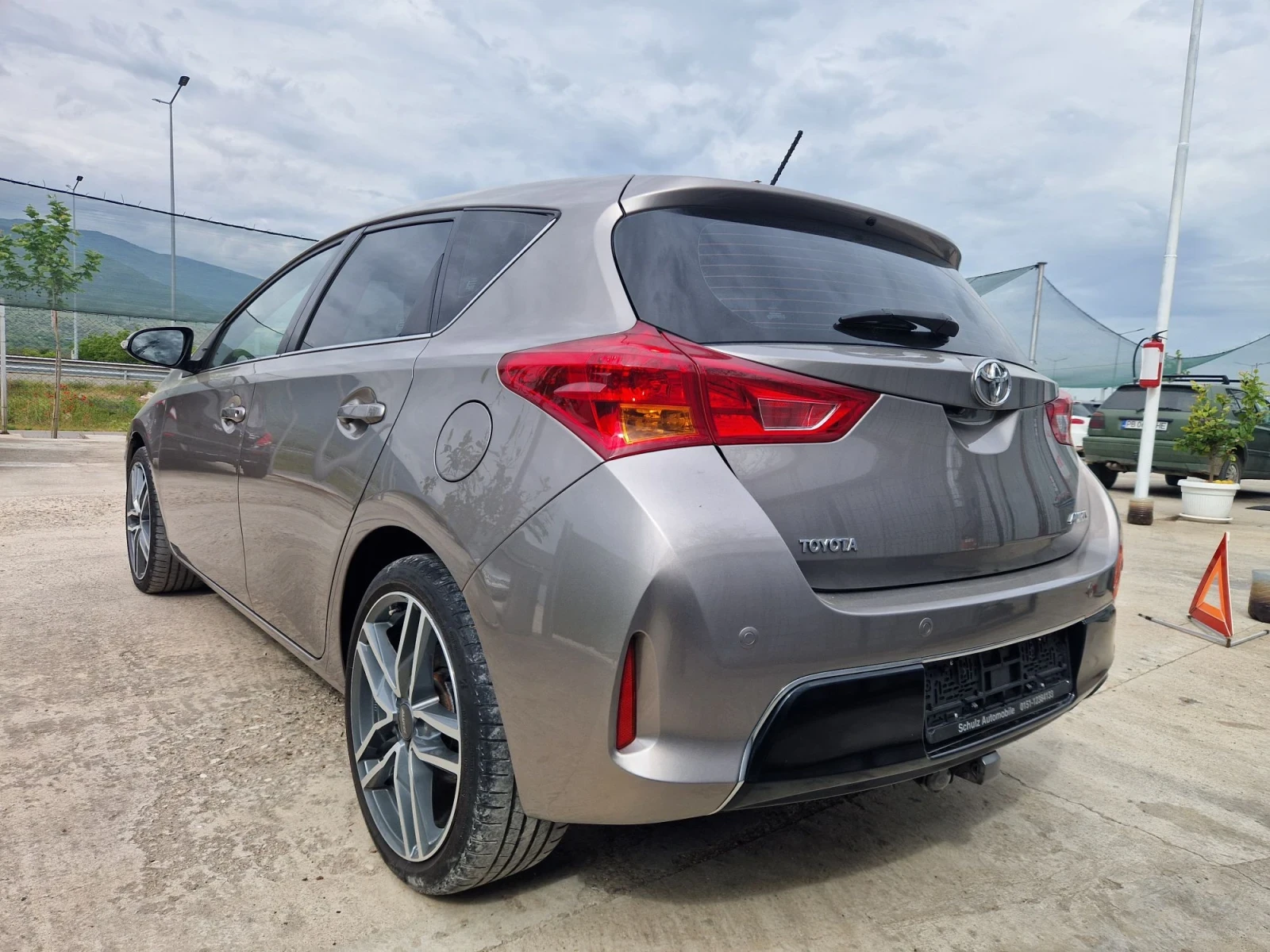 Toyota Auris 1.6, снимка 5 - Автомобили и джипове - 56297453