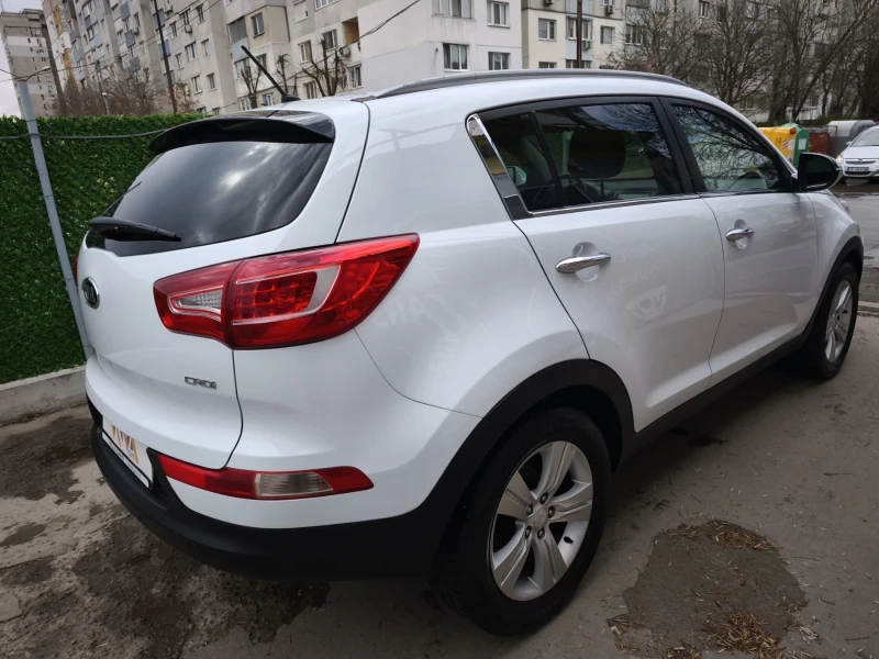 Kia Sportage 1.7crdi-115к.с* Cool* Мултимедия* 6-скорости* , снимка 4 - Автомобили и джипове - 49526818