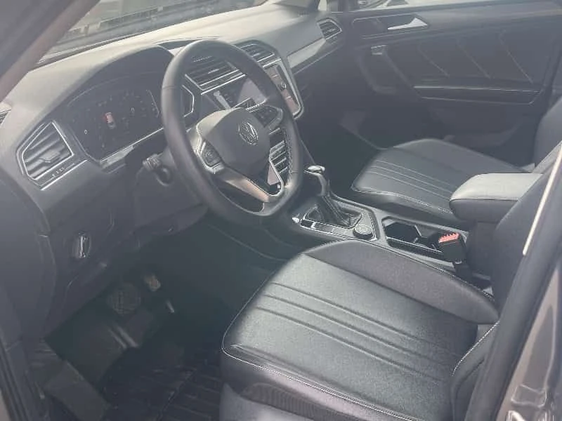 VW Tiguan Comfortline/CARFAX/Кожа/Подгрев/Панорама/, снимка 5 - Автомобили и джипове - 54769492