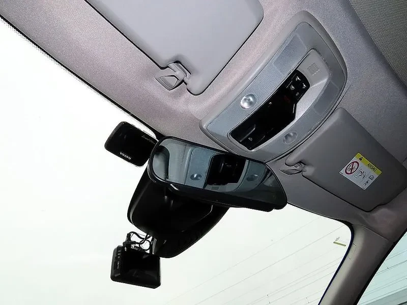 Volvo XC60 D4, снимка 14 - Автомобили и джипове - 55925894