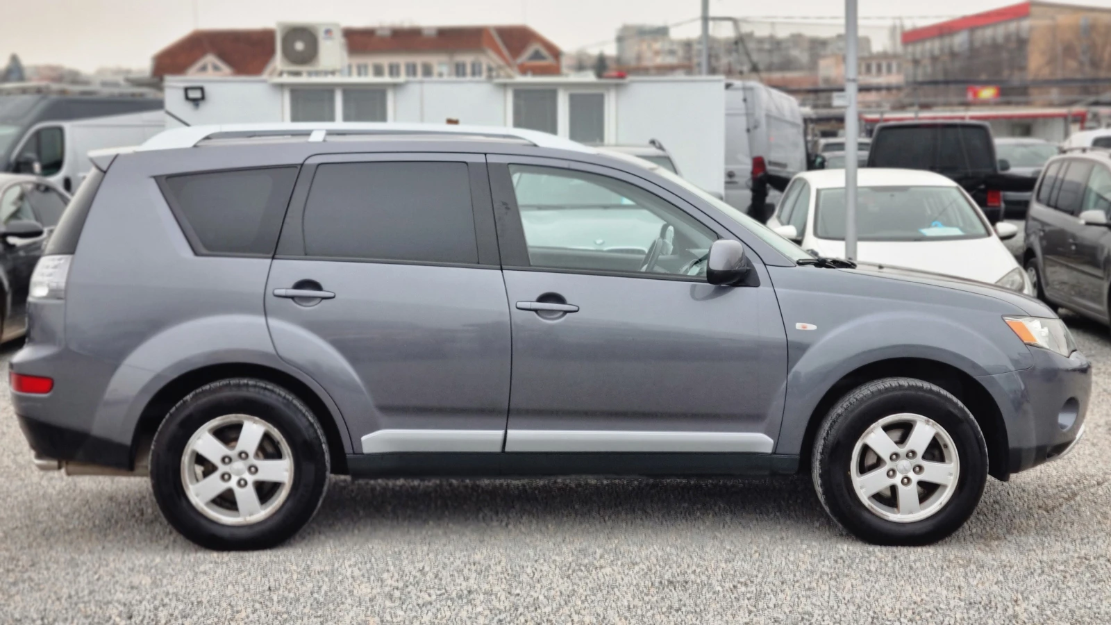 Mitsubishi Outlander 2.4 I 4WD SWISS  - изображение 3