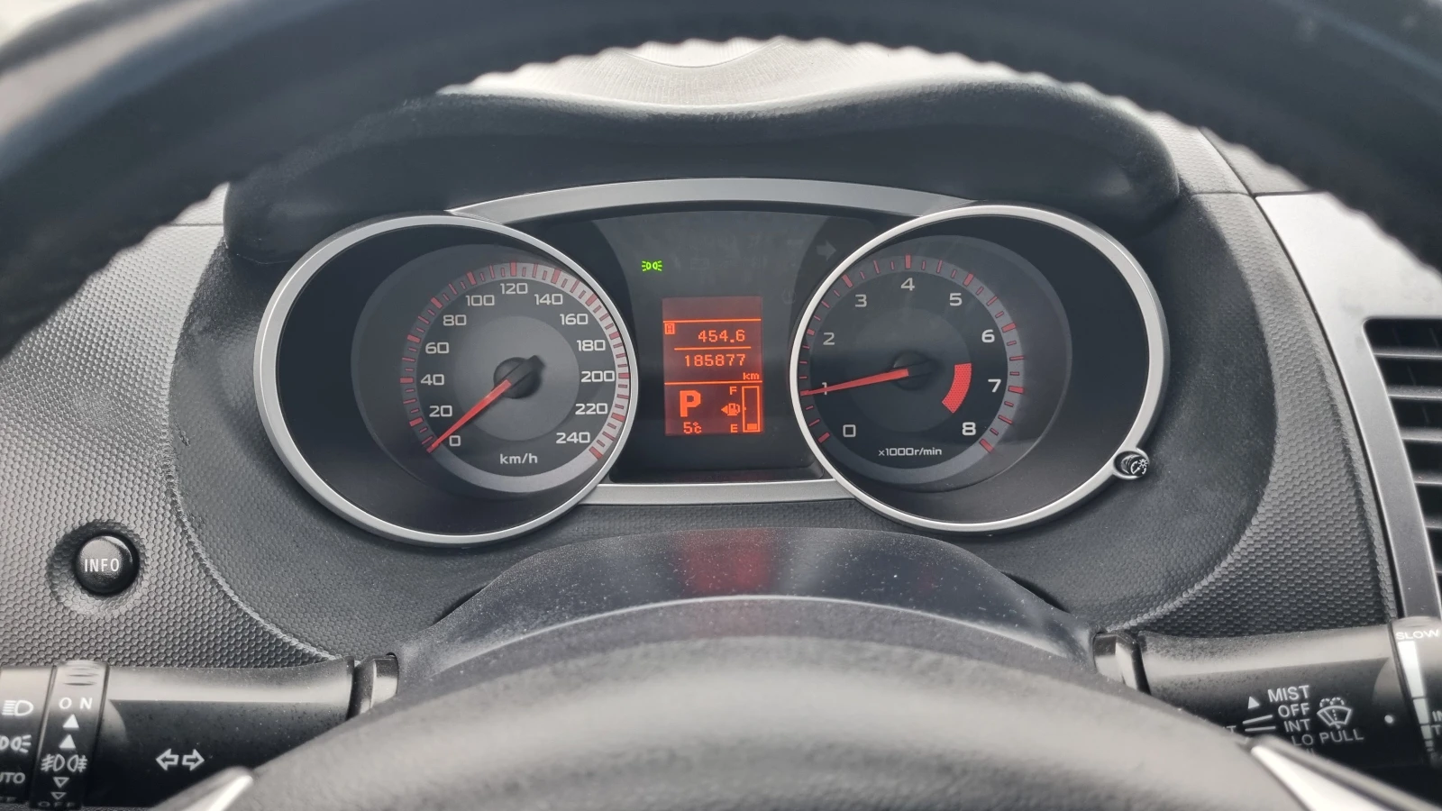 Mitsubishi Outlander 2.4 I 4WD SWISS  - изображение 9