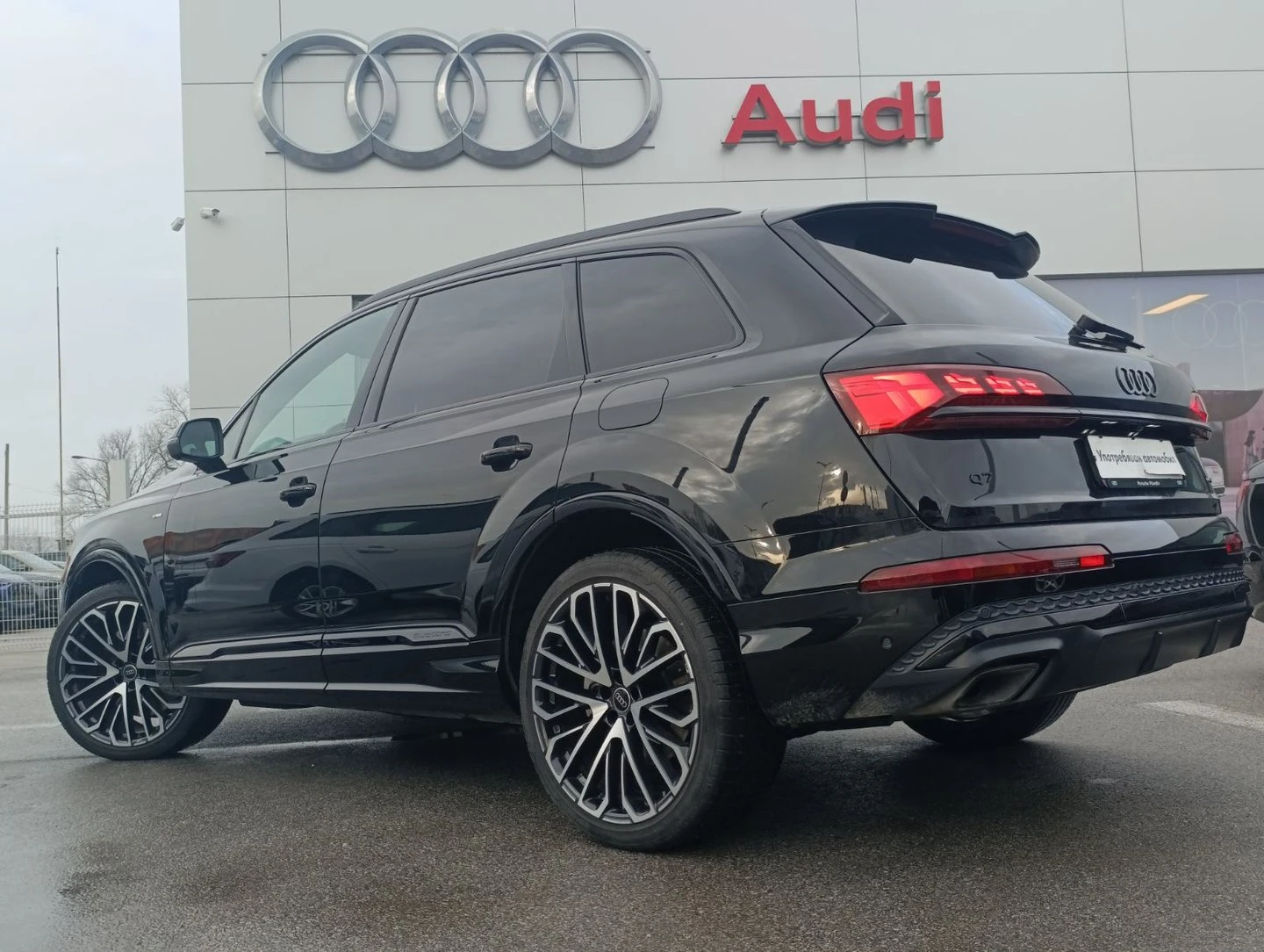 Audi Q7 S line 55 TFSIe quattro - изображение 6