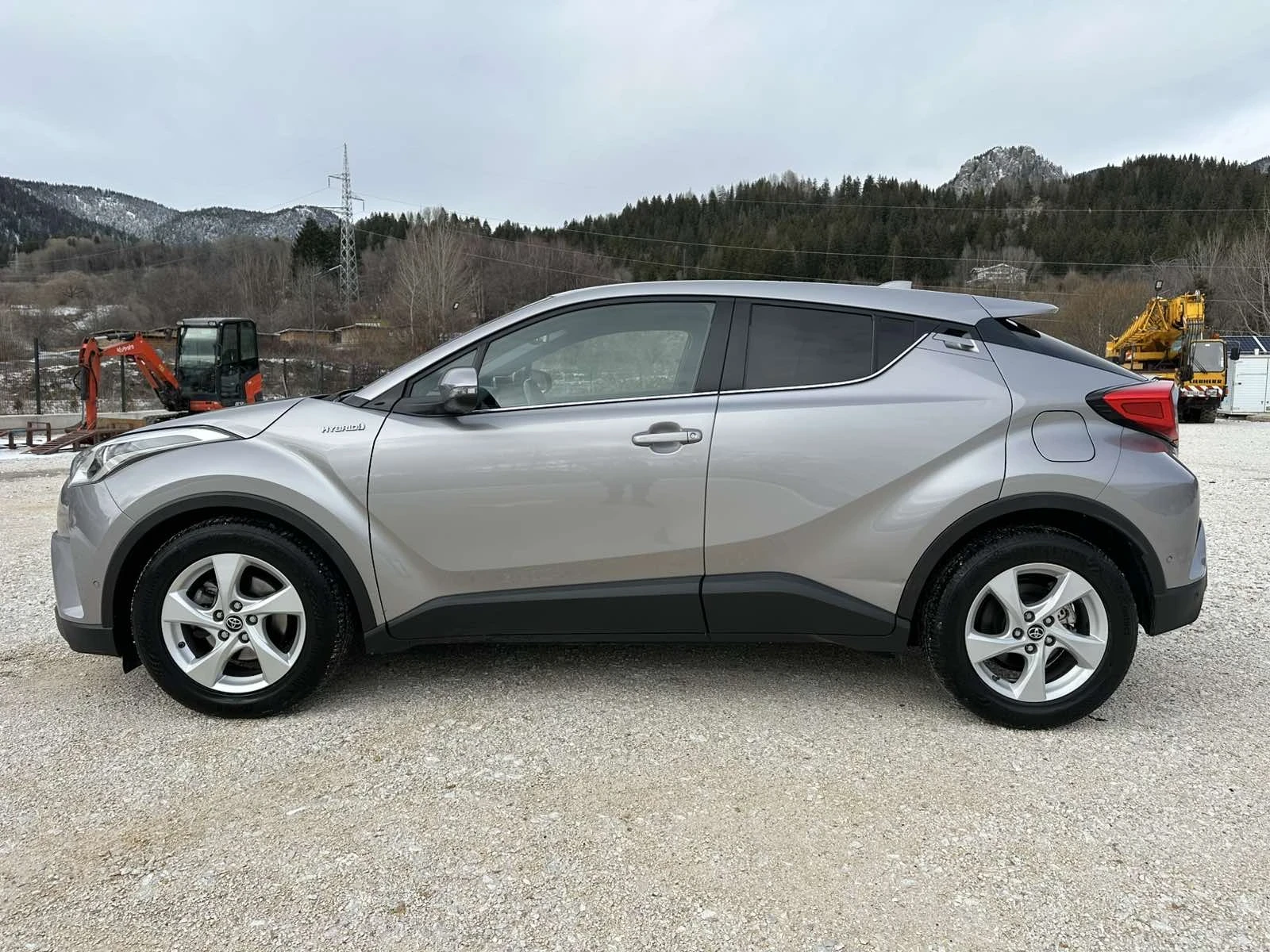 Toyota C-HR 1.8 hybrid - изображение 7