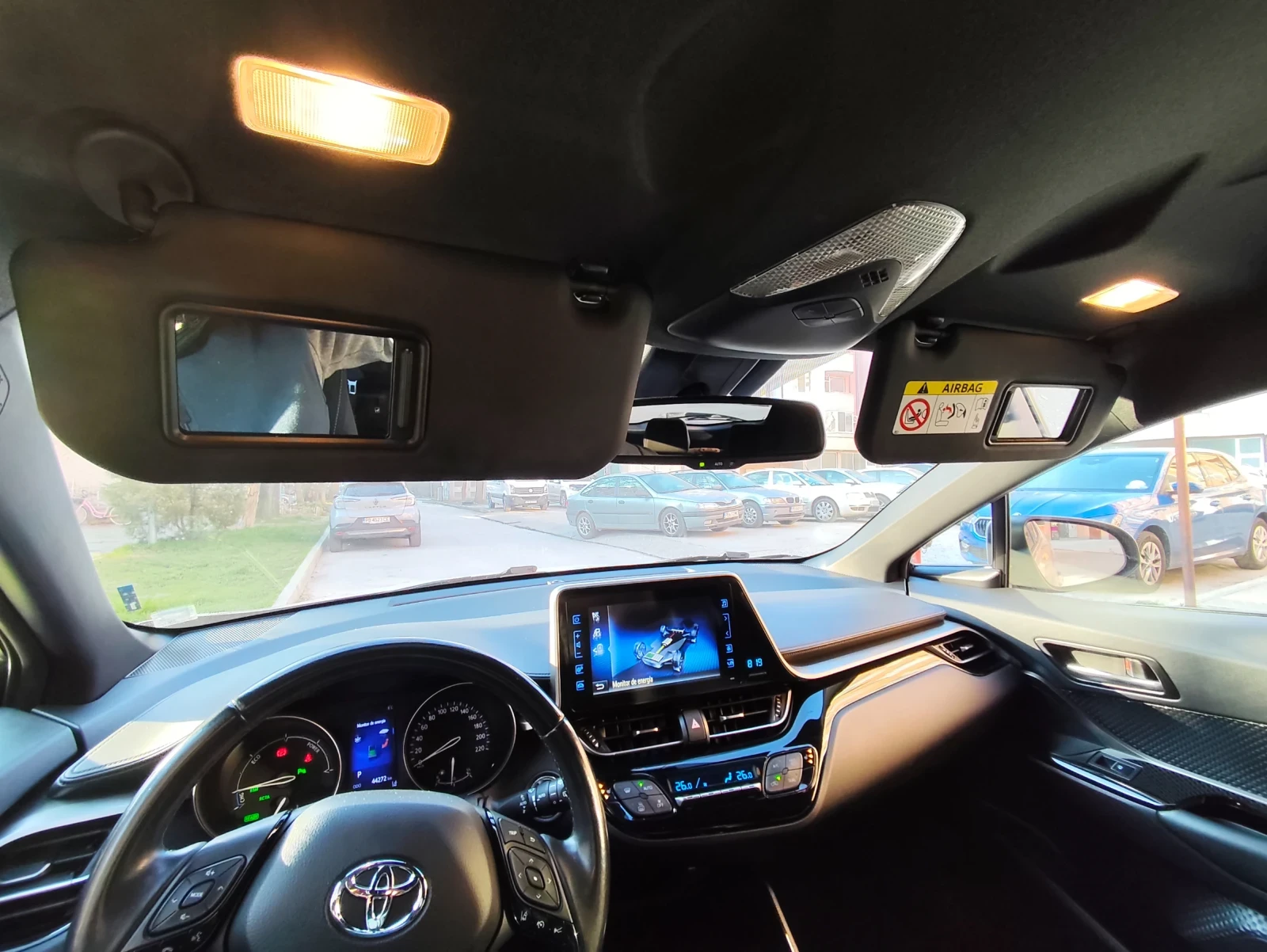 Toyota C-HR 1.8 hybrid, снимка 13 - Автомобили и джипове - 54012674