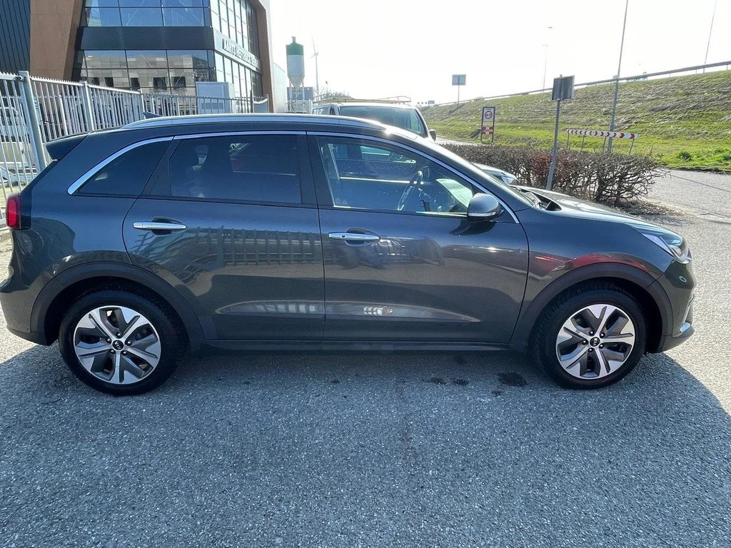 Kia Niro 65 kWh DynamicPlusLine , снимка 3 - Автомобили и джипове - 53782671