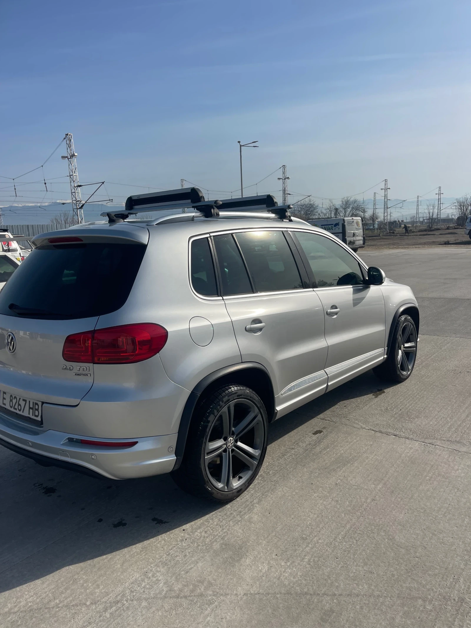 VW Tiguan 2.0TDI, снимка 6 - Автомобили и джипове - 54066353