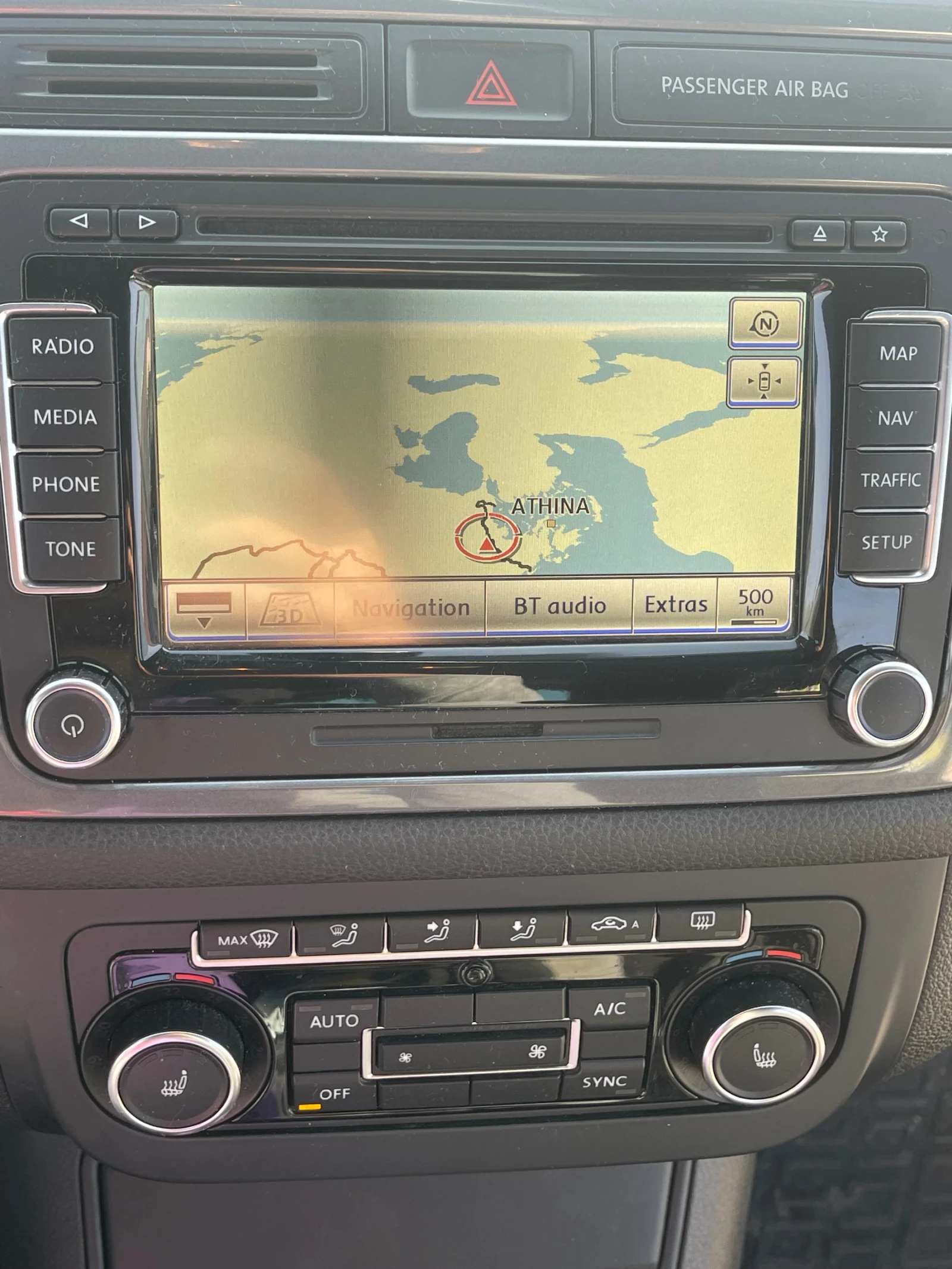 VW Tiguan 2.0TDI, снимка 10 - Автомобили и джипове - 54066353