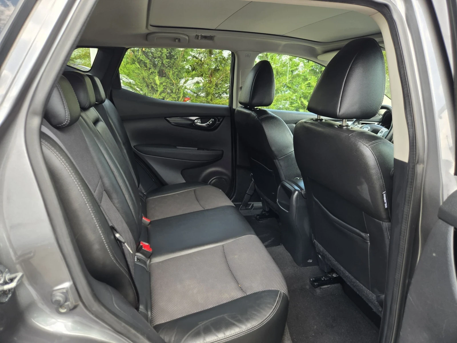 Nissan Qashqai 1.6DCI-131кс= 6ск= TEKNA= PANO= 360= BLIND= ПОДГРЕ, снимка 14 - Автомобили и джипове - 54512018