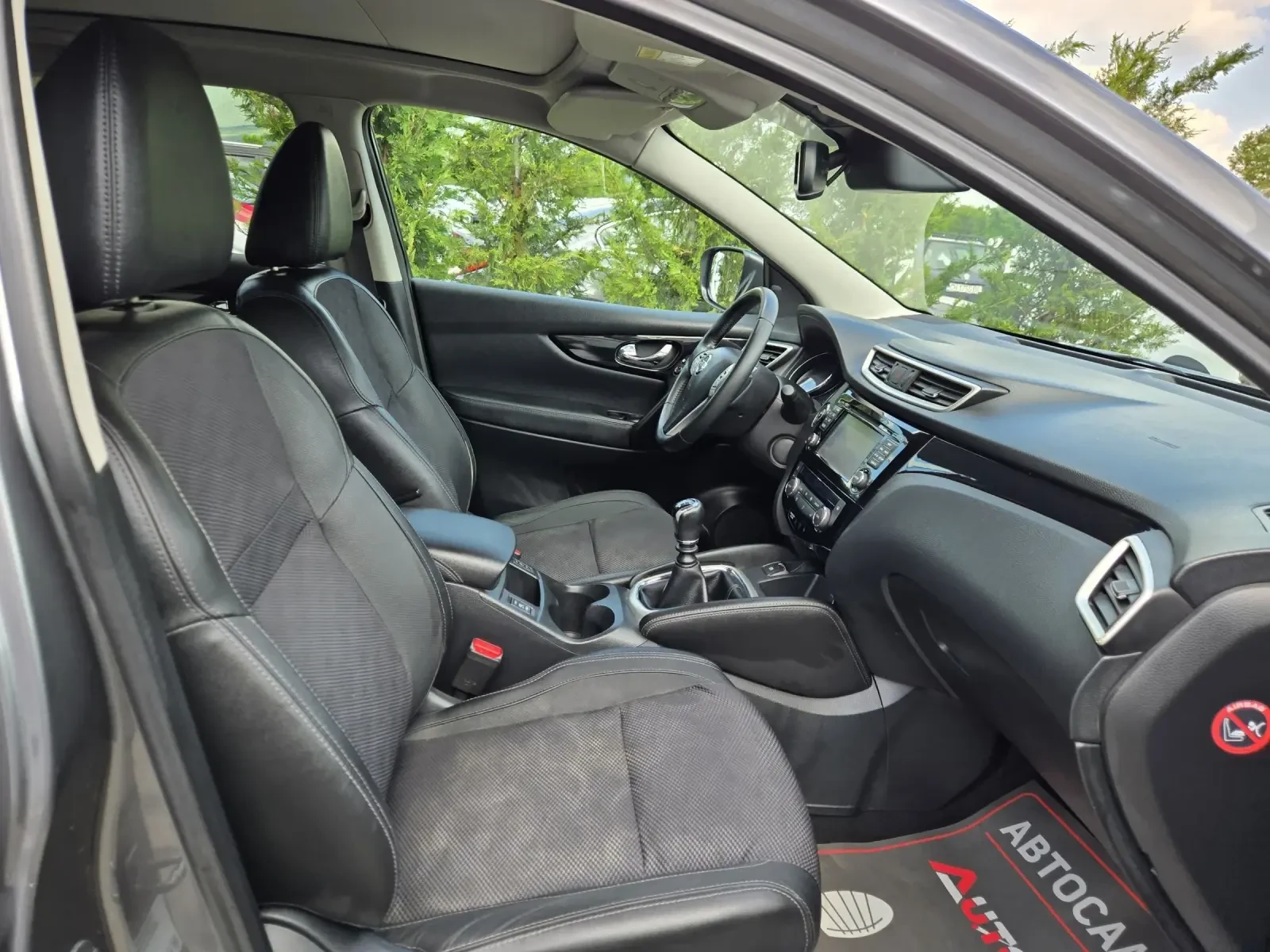 Nissan Qashqai 1.6DCI-131кс= 6ск= TEKNA= PANO= 360= BLIND= ПОДГРЕ, снимка 15 - Автомобили и джипове - 54512018