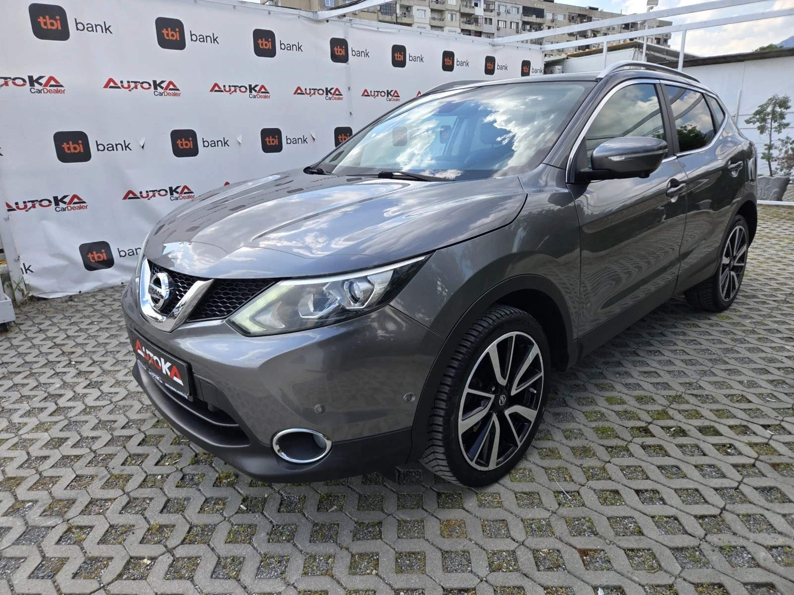Nissan Qashqai 1.6DCI-131кс= 6ск= TEKNA= PANO= 360= BLIND= ПОДГРЕ, снимка 6 - Автомобили и джипове - 54512018