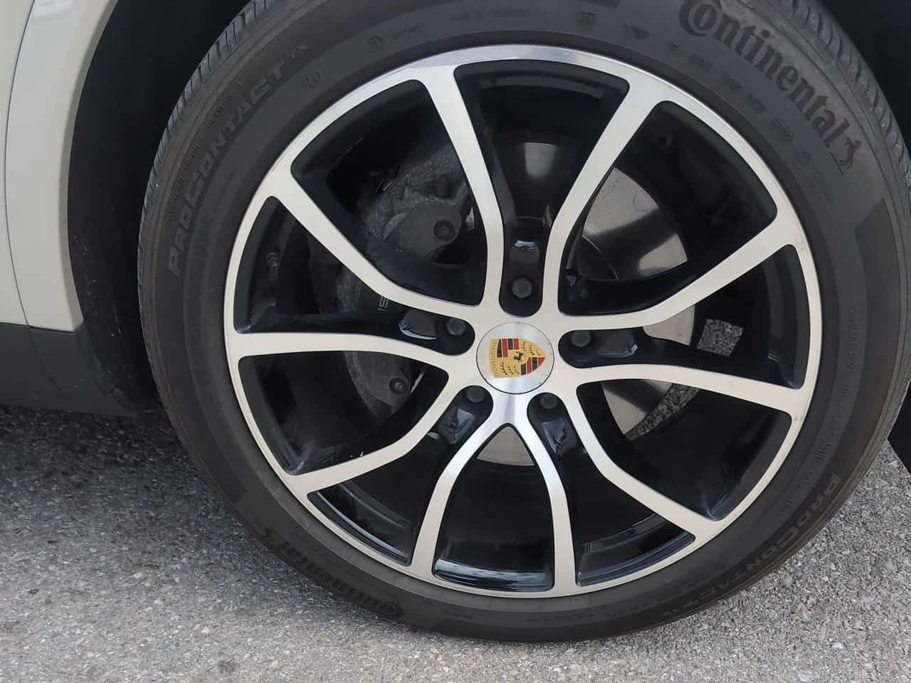 Porsche Cayenne E Hybrid / MATRIX / BOSE / CARFAX/ АВТОКРЕДИТ, снимка 7 - Автомобили и джипове - 54687506